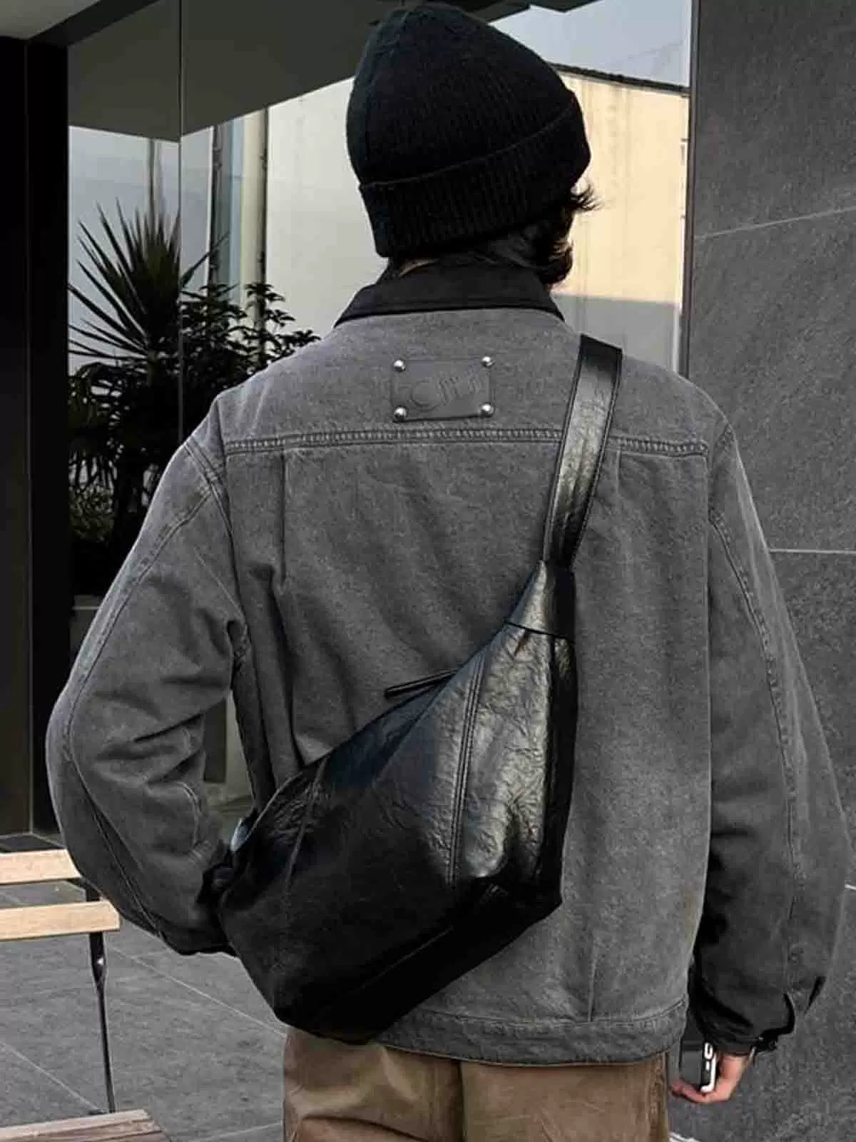 Obsidian Curve Crossbody Sling