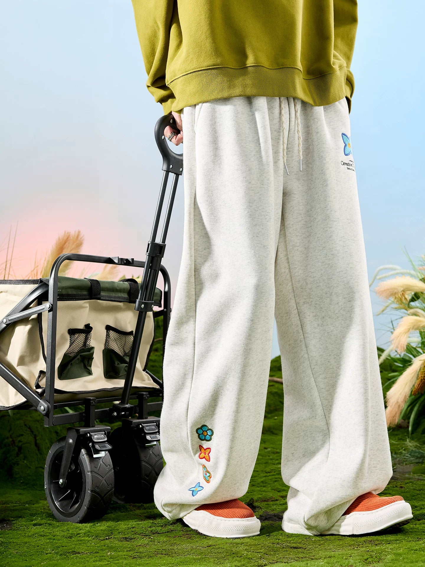 Embroidered Floral Drawstring Wide-Leg Sweatpants