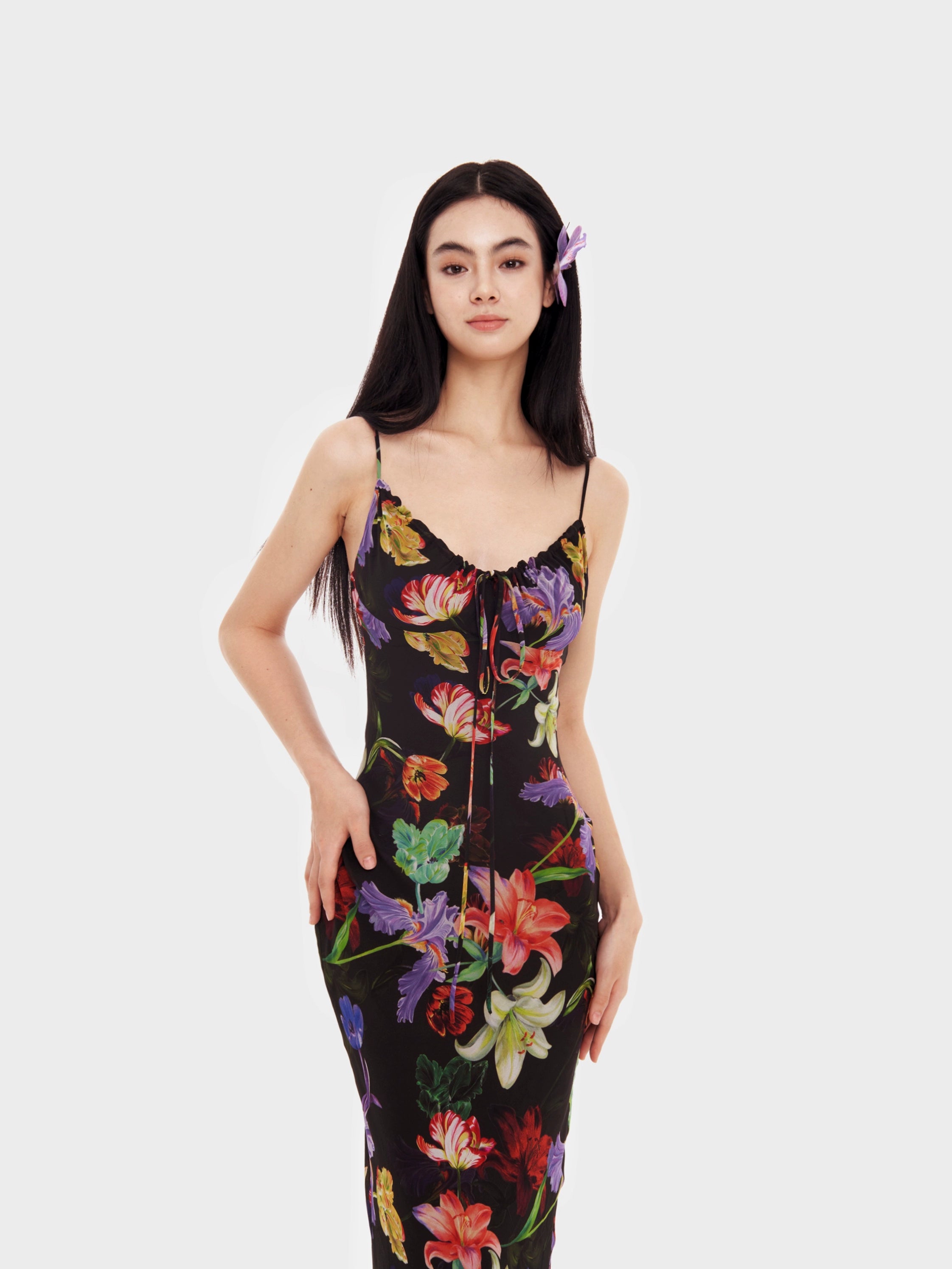 Vestido floral de estampado tropical negro