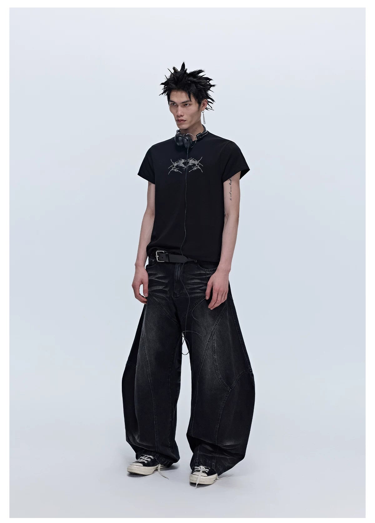 Nocturne Thorn Graphic Tee
