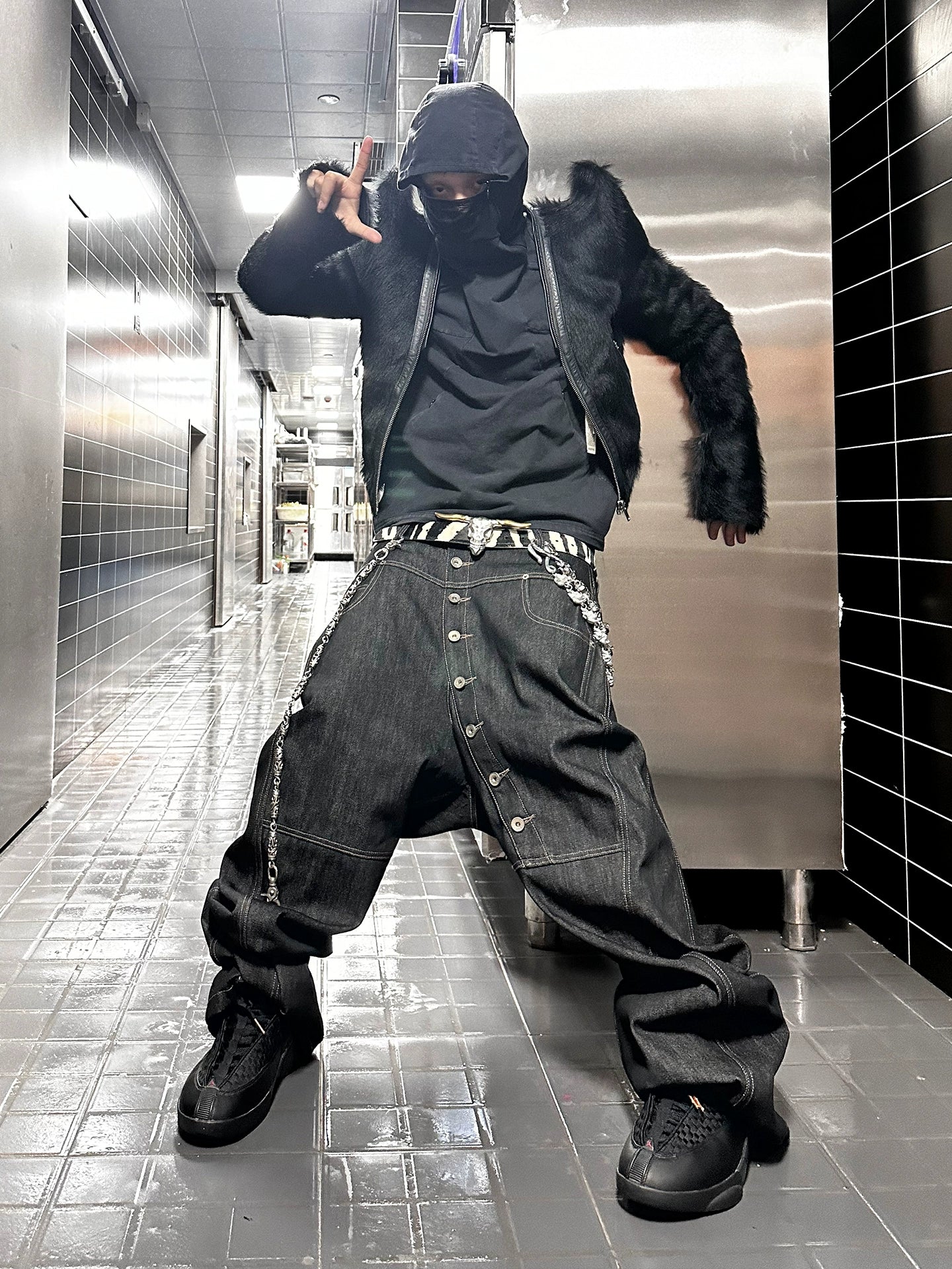 Asymmetric Button Wide-Leg Jeans