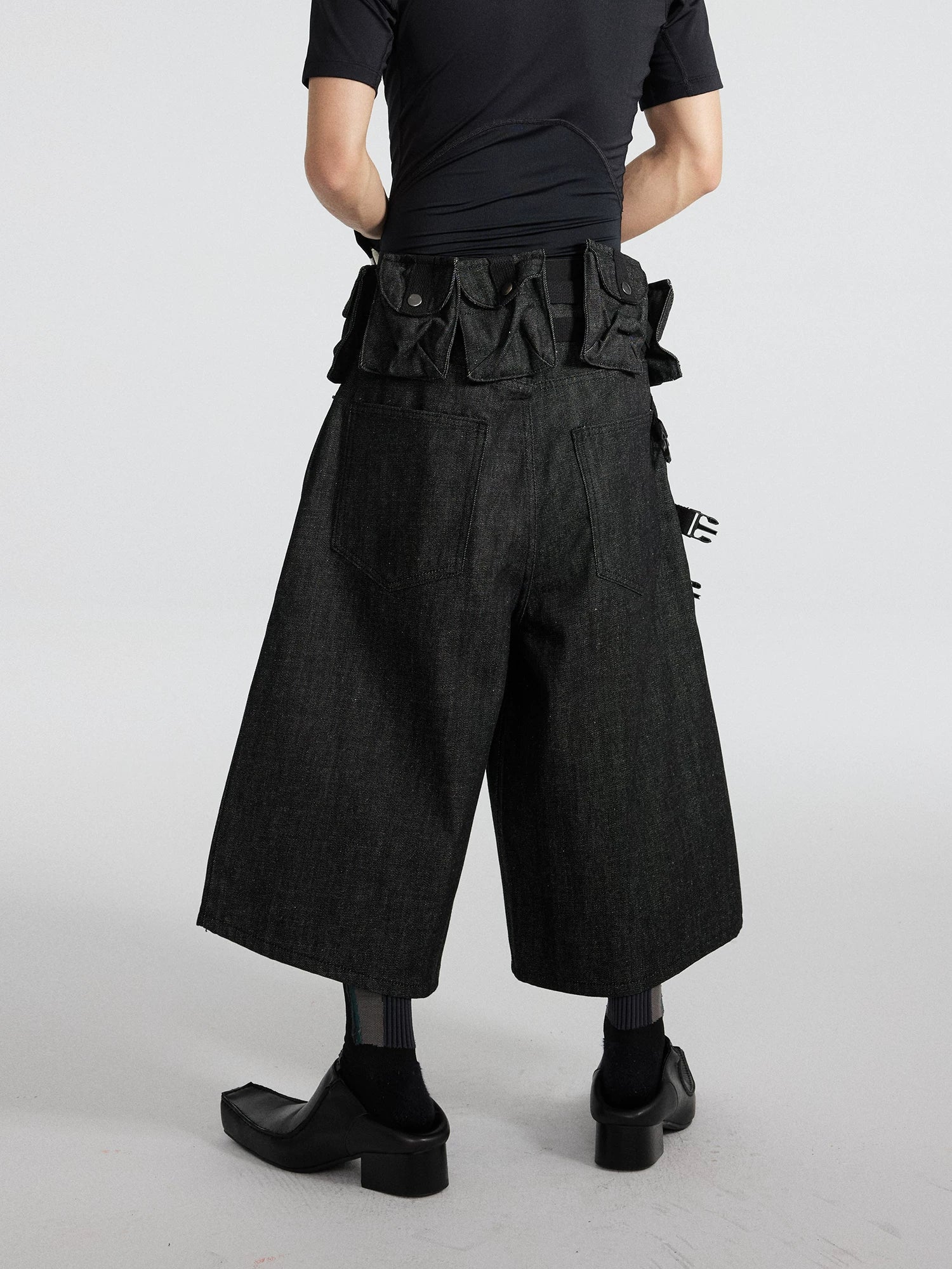 Grayscale Ruin Strap-Ladder Cargo Shorts