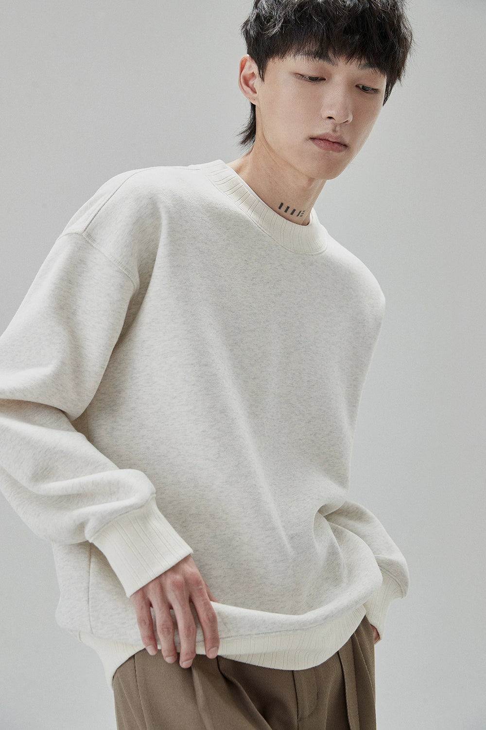 Ribbed Embroidered Crew Neck Sweatshirt