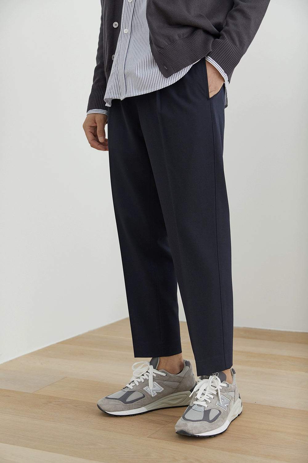 Elastic Waist Wide-Leg Cropped Pants