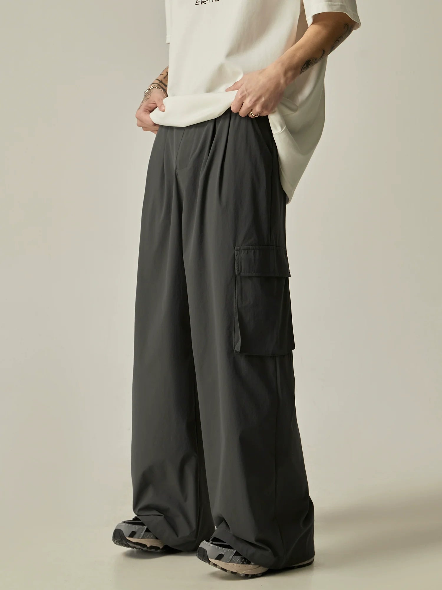 Wide-Leg Cargo Pants