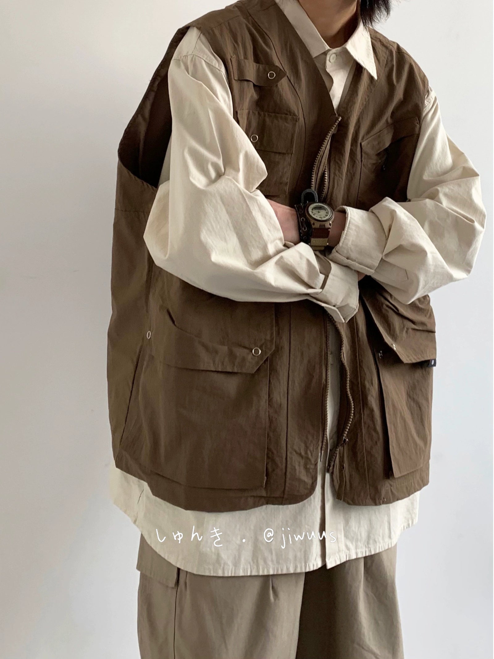 Utility Vest with Multiple Pockets