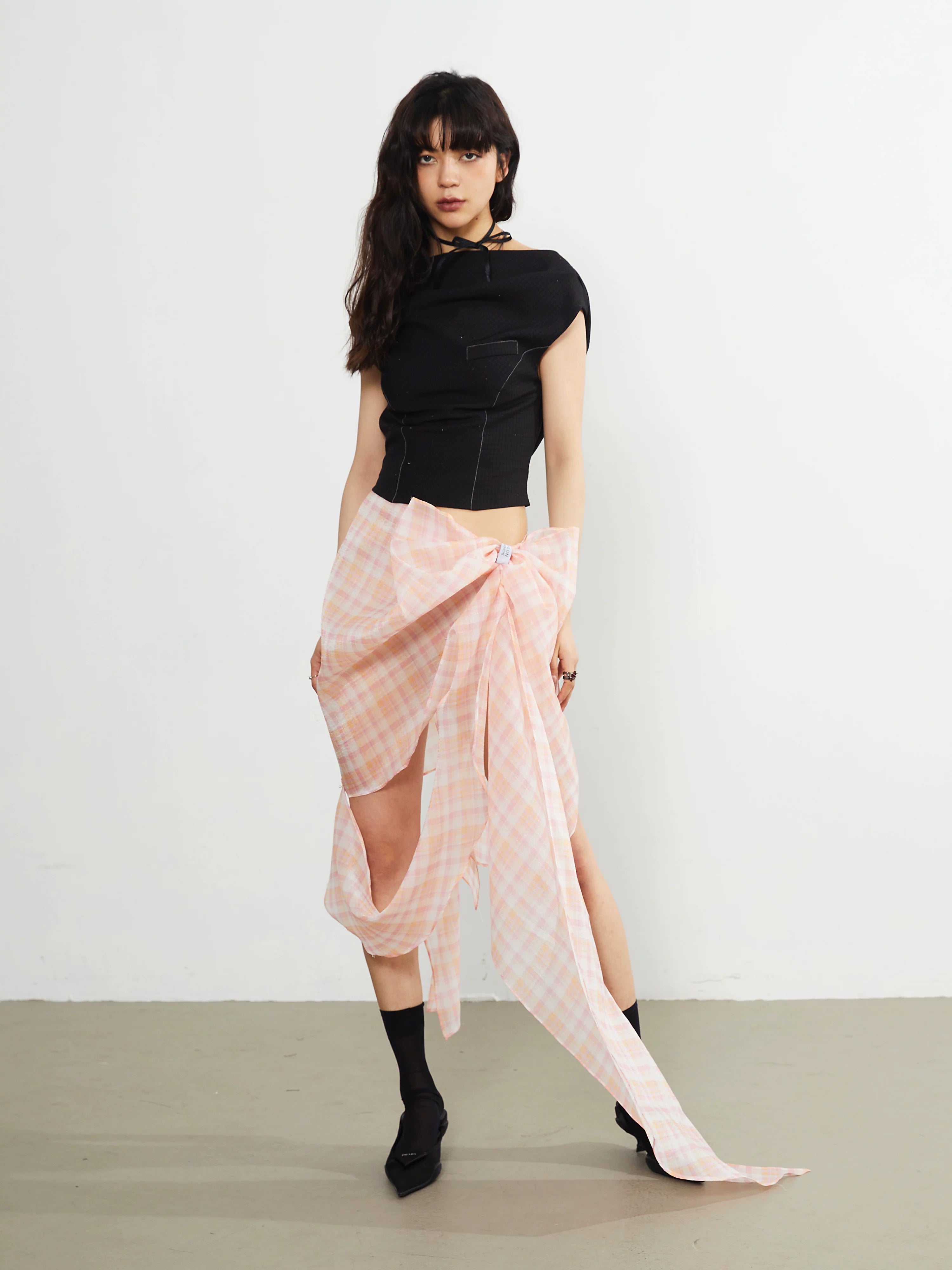 Noirdrape Asymmetric Knit Top