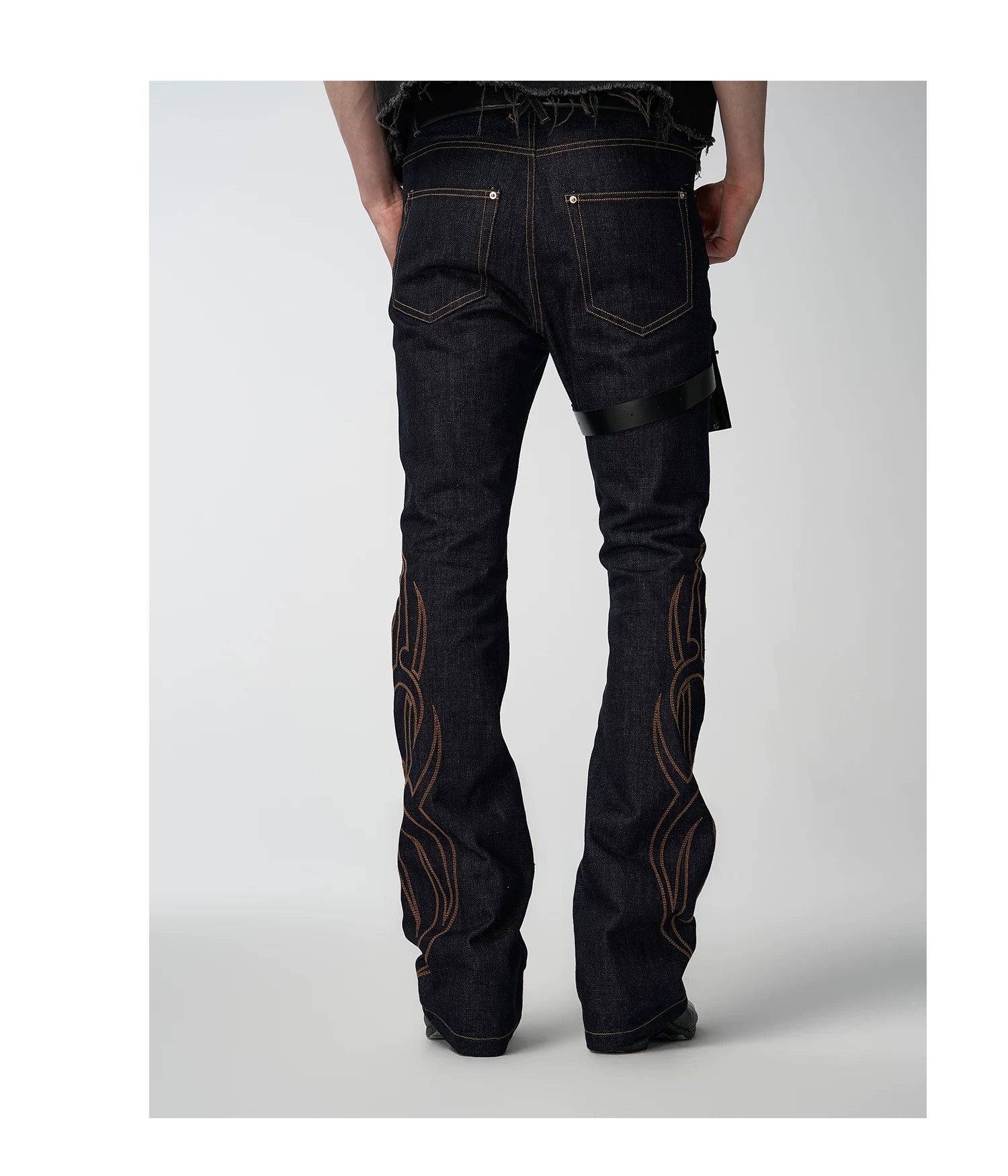 Totem Chain Embroidered Slim Flare Jeans