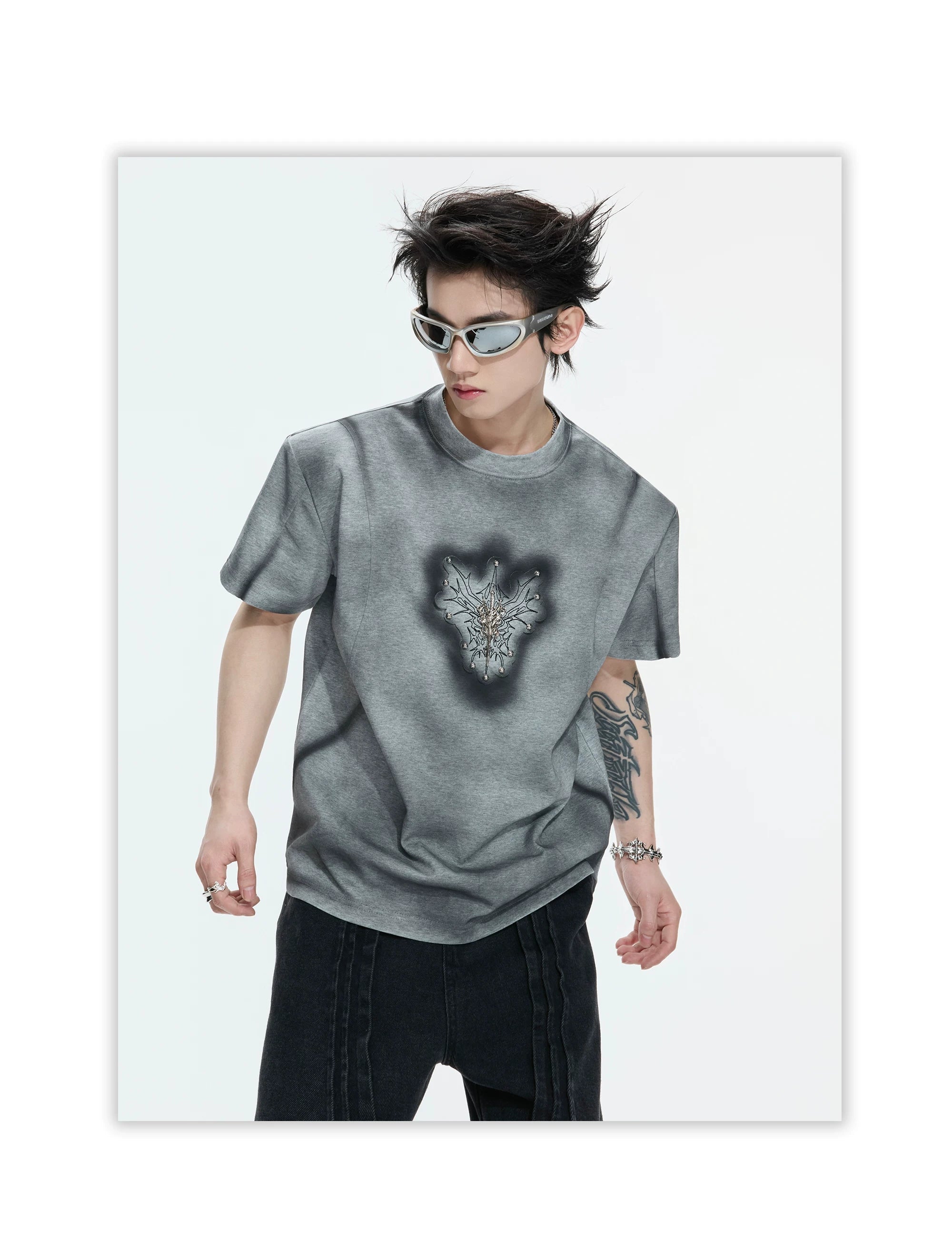 Airbrushed Emblem Graphic Crewneck T Shirt