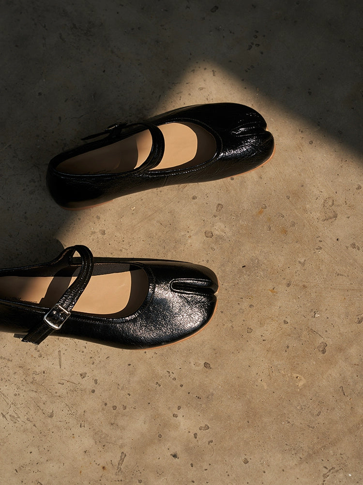 Vintage-Inspired Mary Jane Shoes