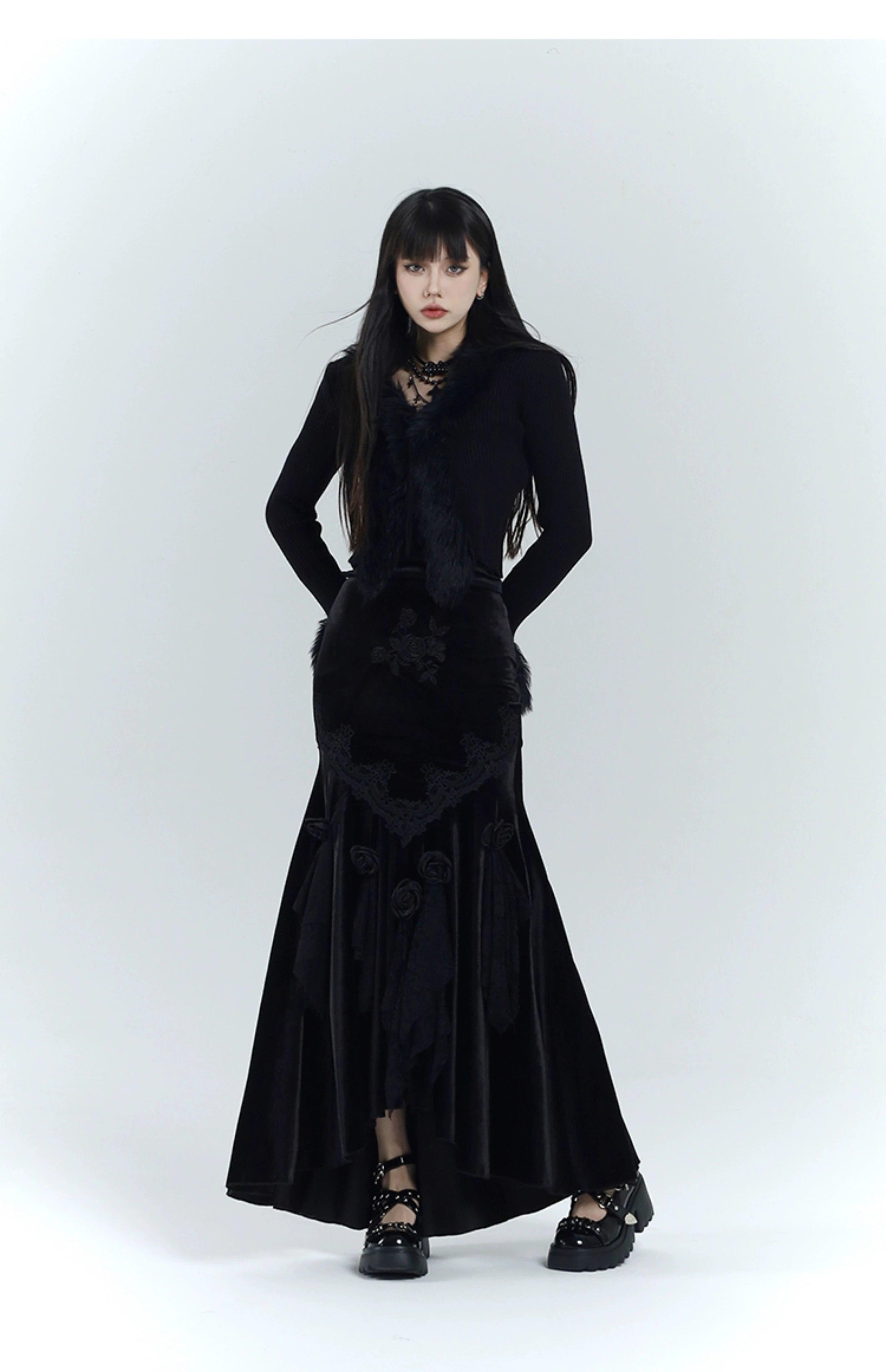 Ladyghost Gothic Velvet Maxi Dress - Women'S Black High-Low Gown With Fur Cuffs And V-Neck