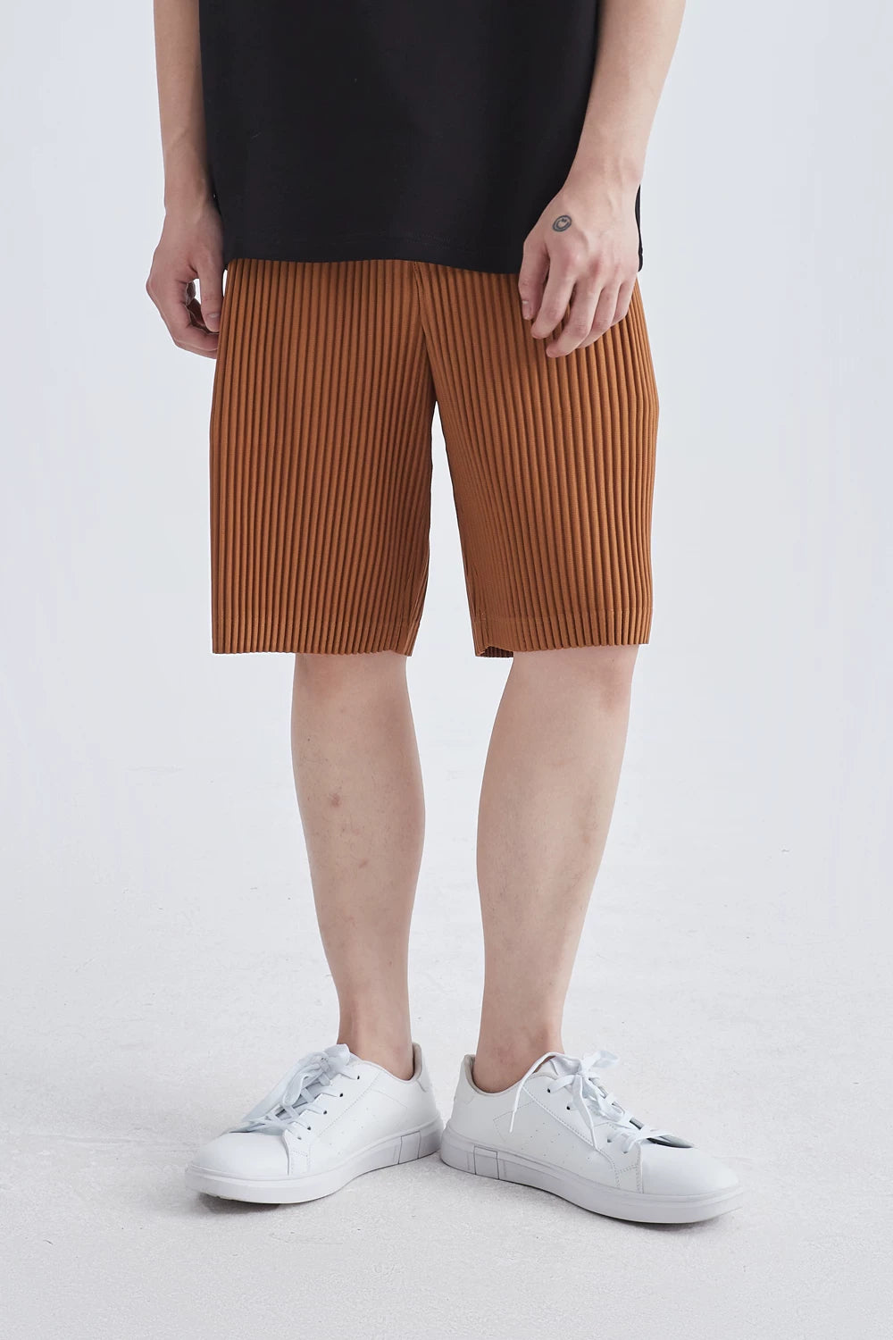 Glacier Wave Pleated Tech Shorts