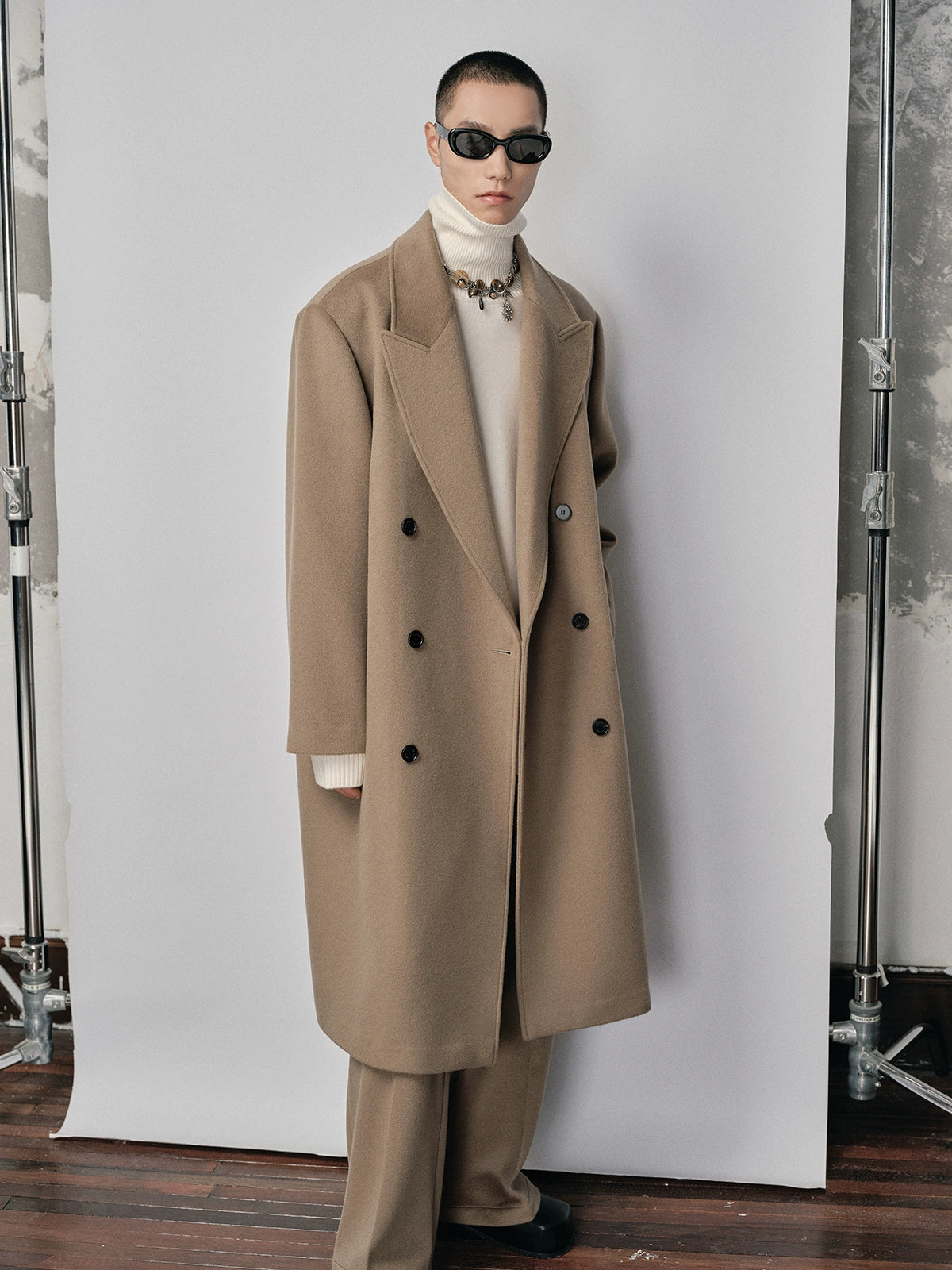 Wide-Shoulder Structured Single-Faced Wool Coat