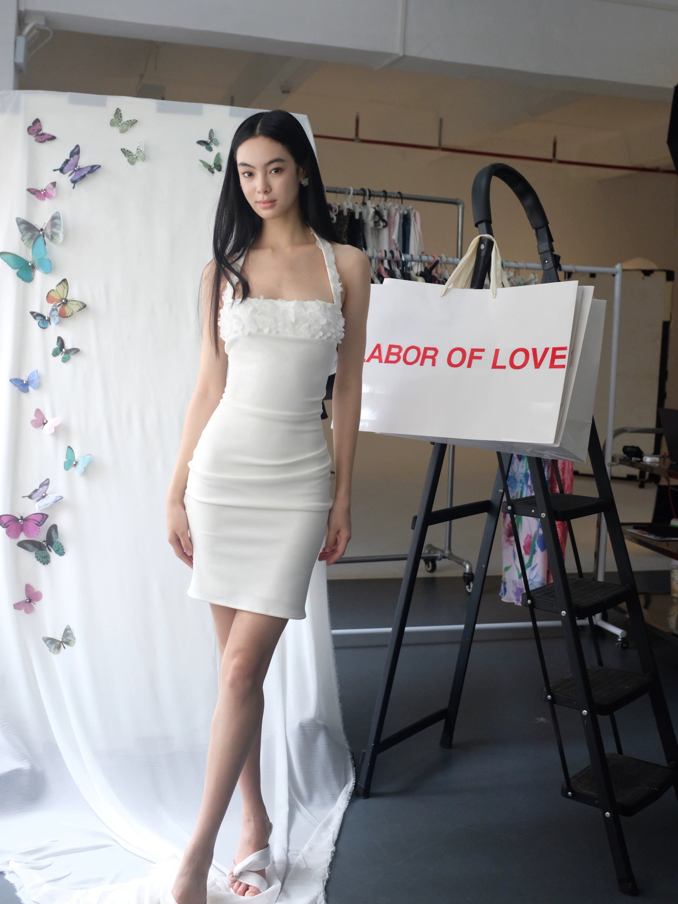 White Three-Dimensional Flower Strap Dress