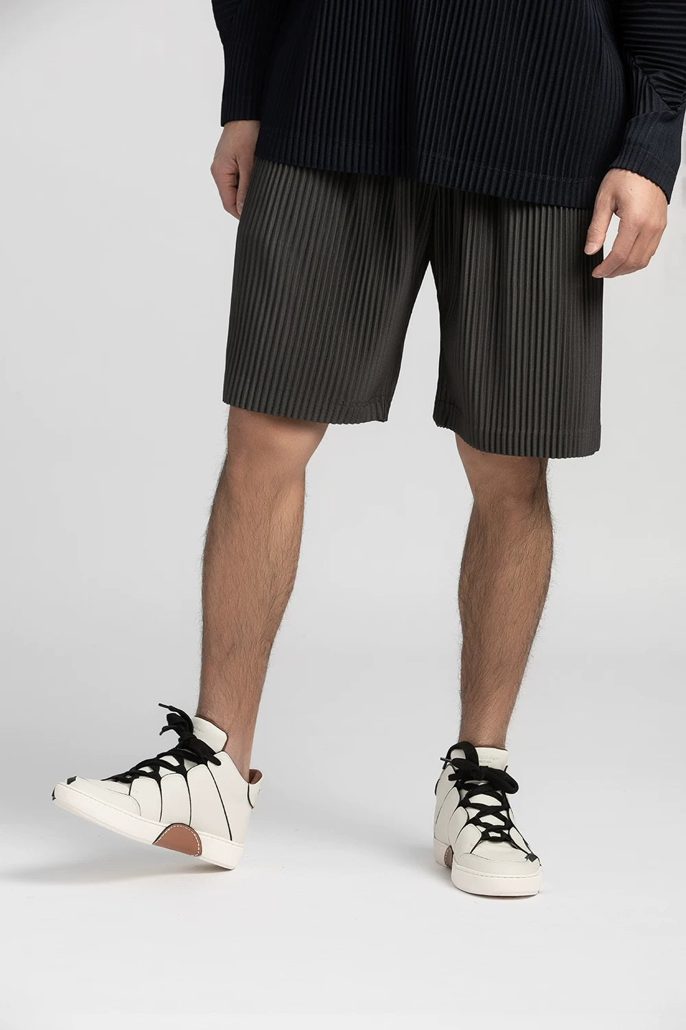 Glacier Wave Pleated Tech Shorts