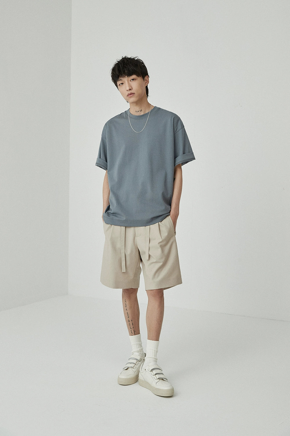 Drawstring Single-Pleat Shorts