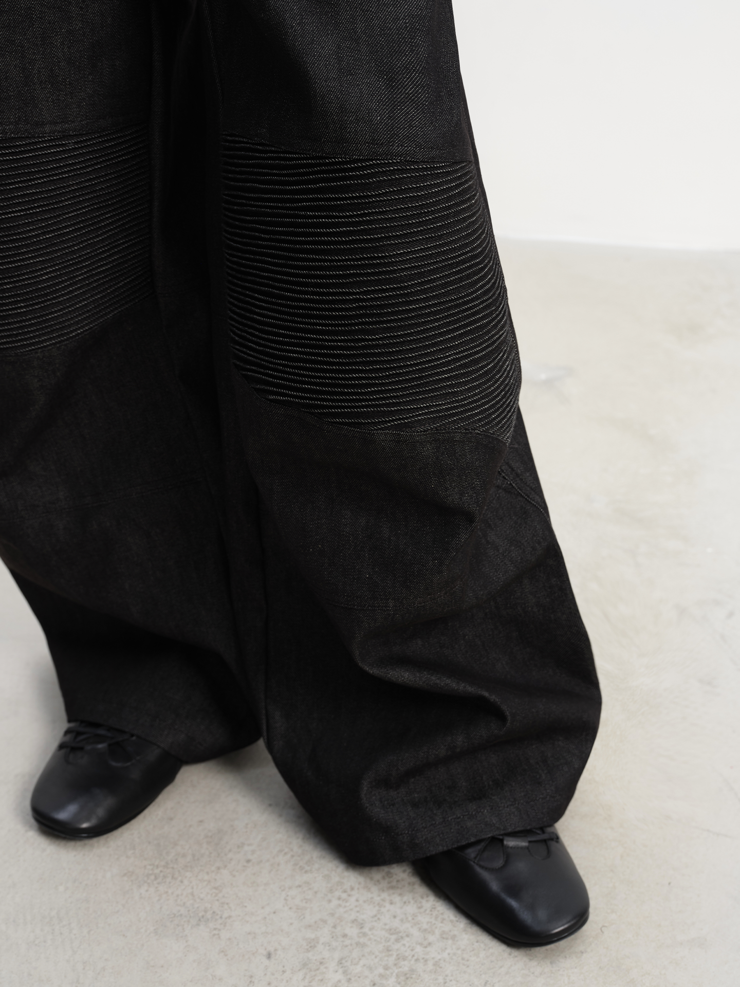 Ribbed Knee Panels Wide-Leg Denim Pants