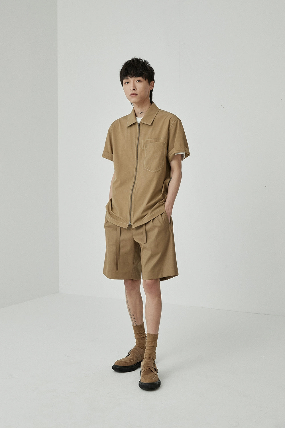 Drawstring Single-Pleat Shorts