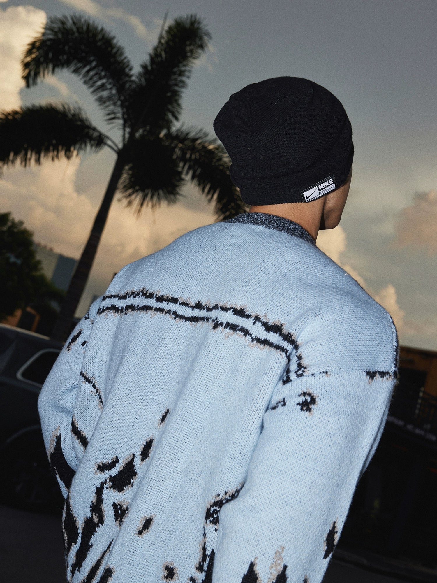 Blue Abstract Pattern Knit Cardigan