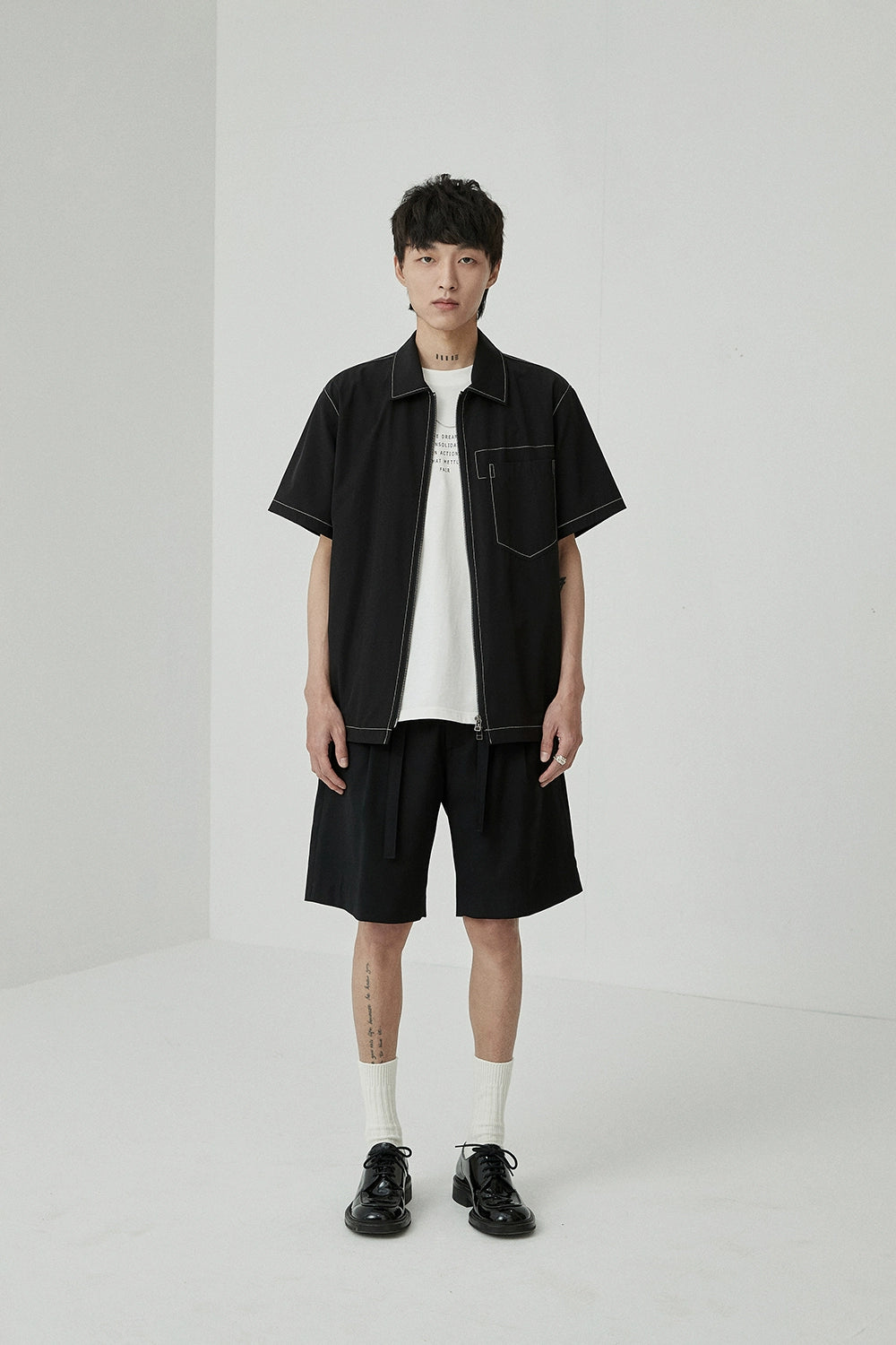 Drawstring Single-Pleat Shorts