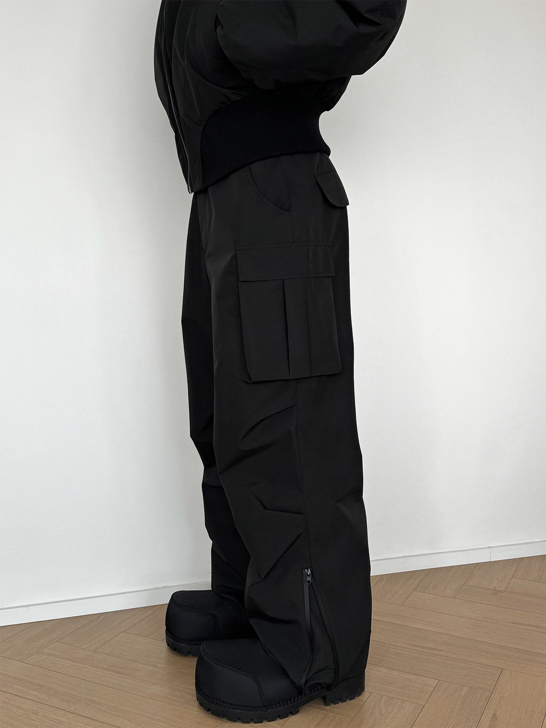 Wide-Leg Zipper Cargo Pants