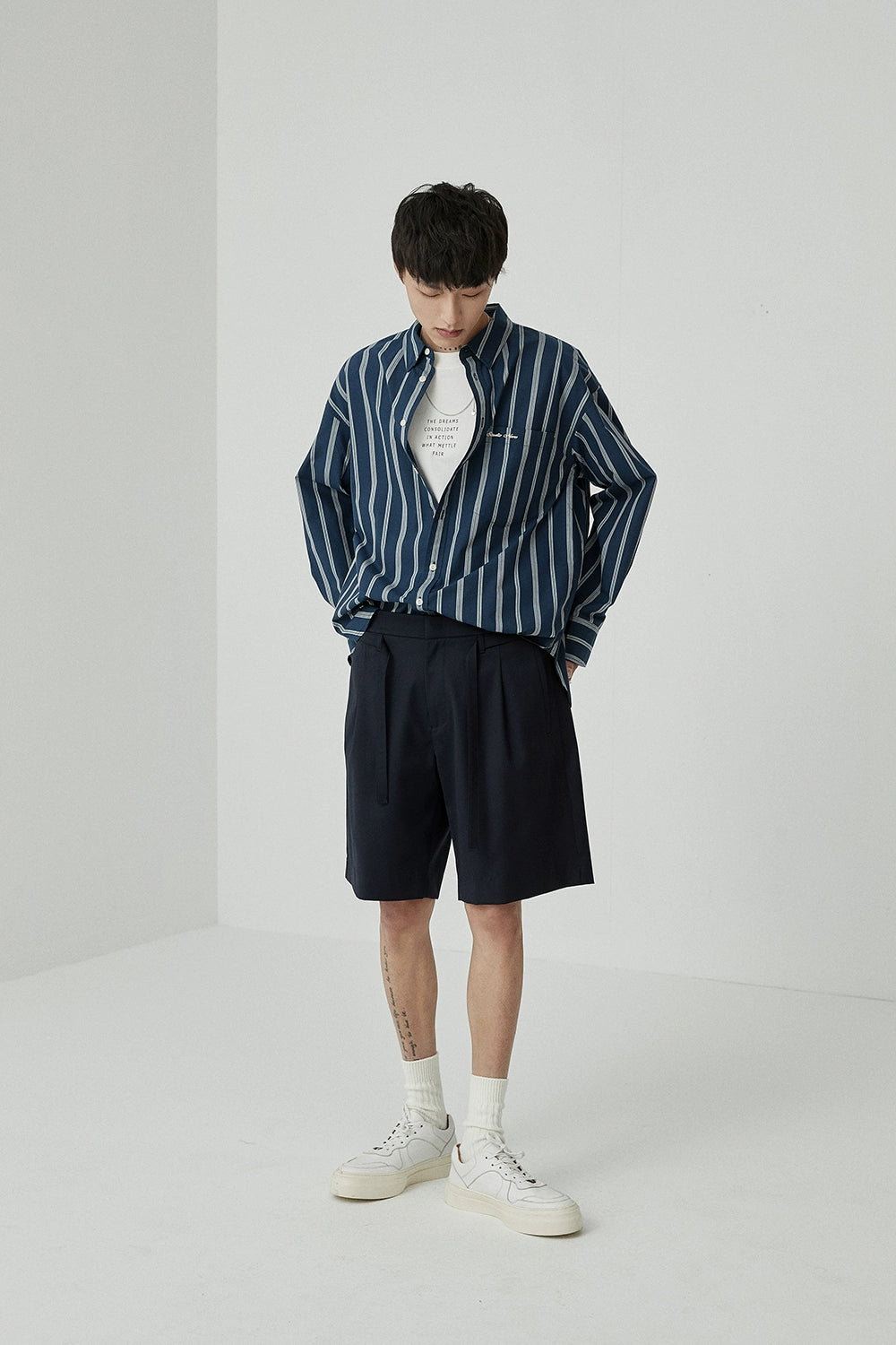 Drawstring Single-Pleat Shorts