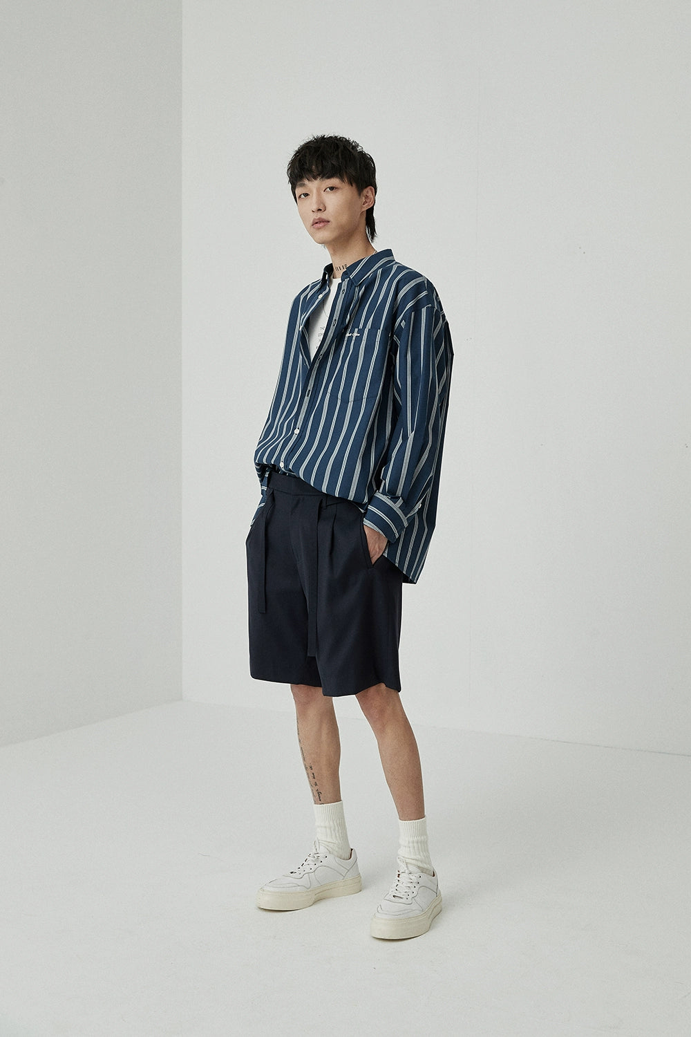 Drawstring Single-Pleat Shorts