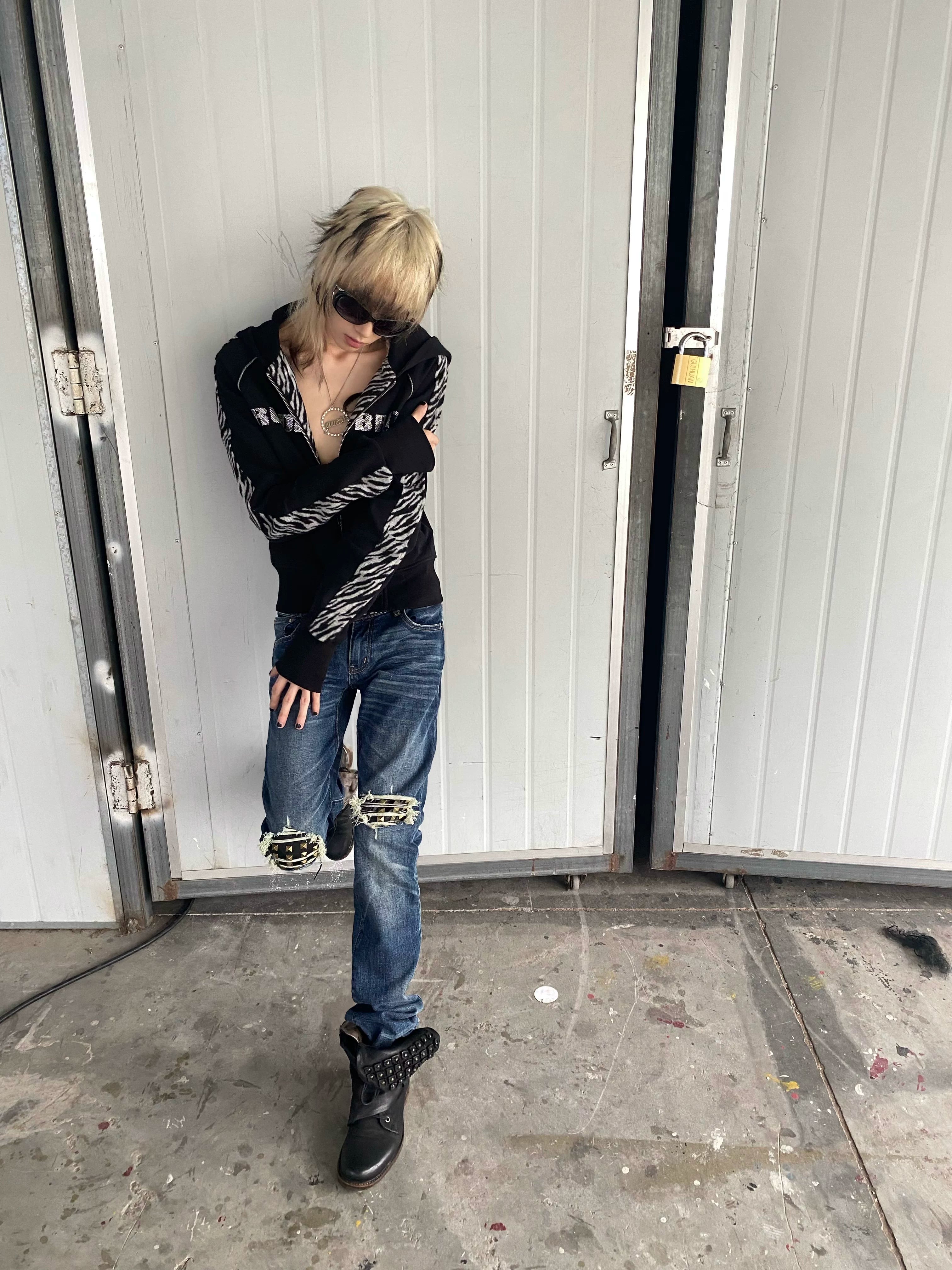 Blue Ghost Knee‑Slash Slim Jeans