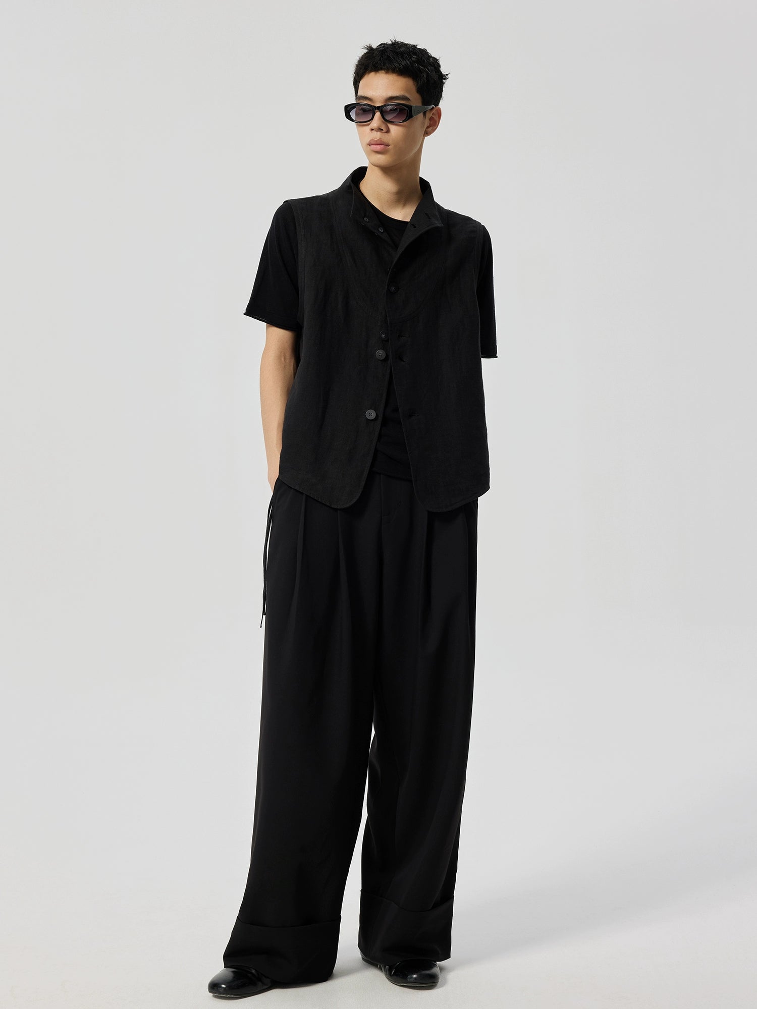 Sleeveless Button-Up Vest