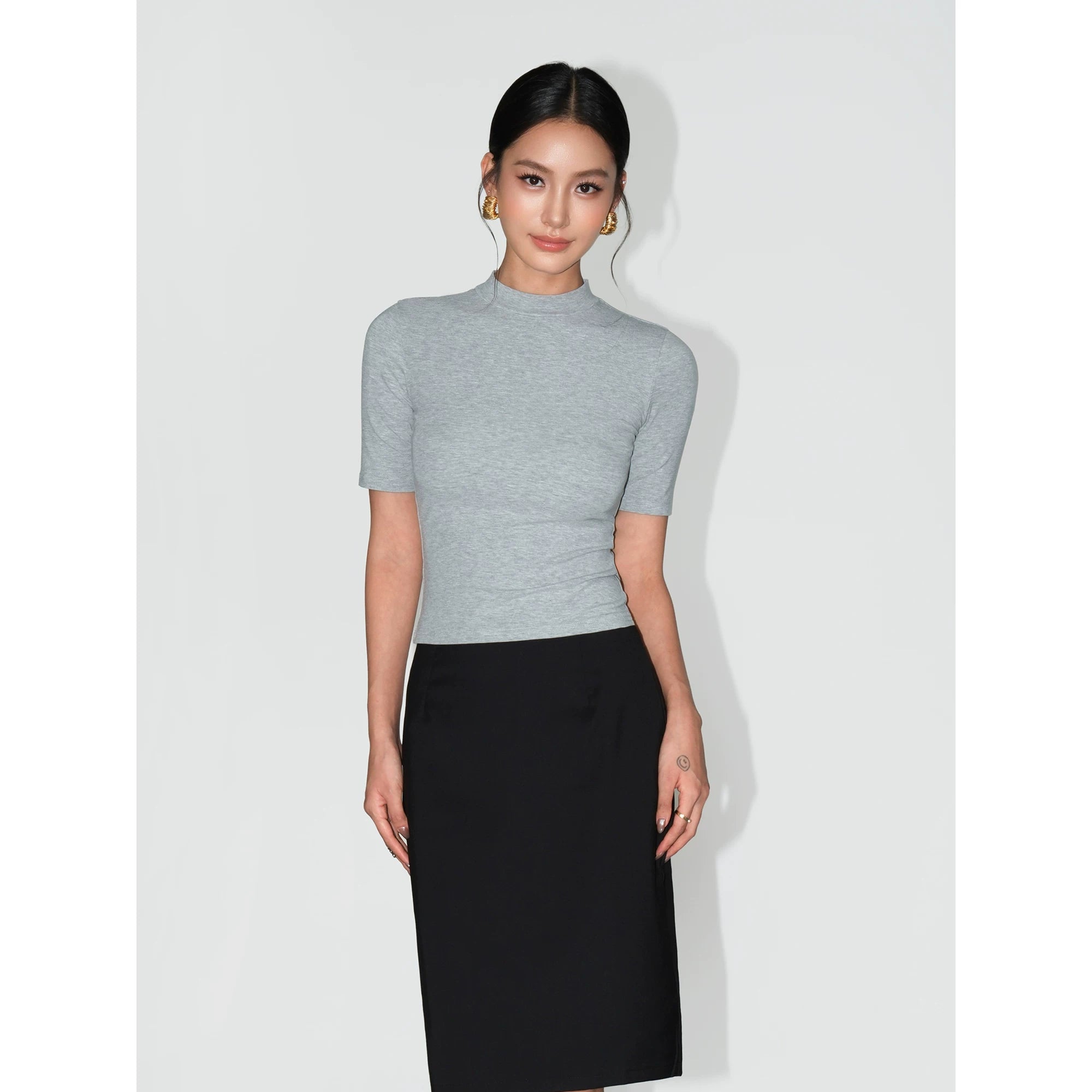 Sculpted Sleek Mock-Neck Knit Tees
