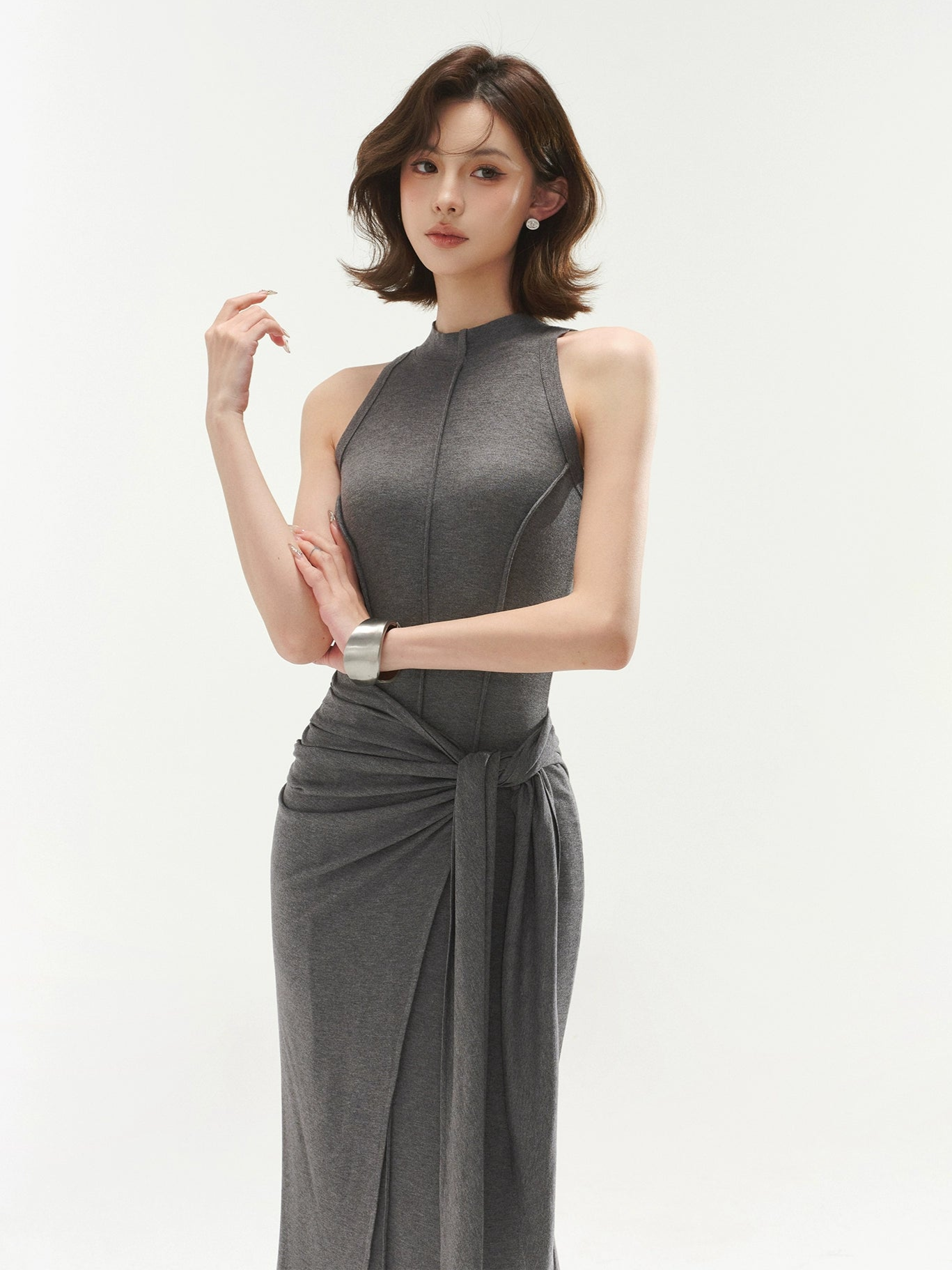 Elegant Sleeveless Mock Neck Maxi Dress with Tie Waist