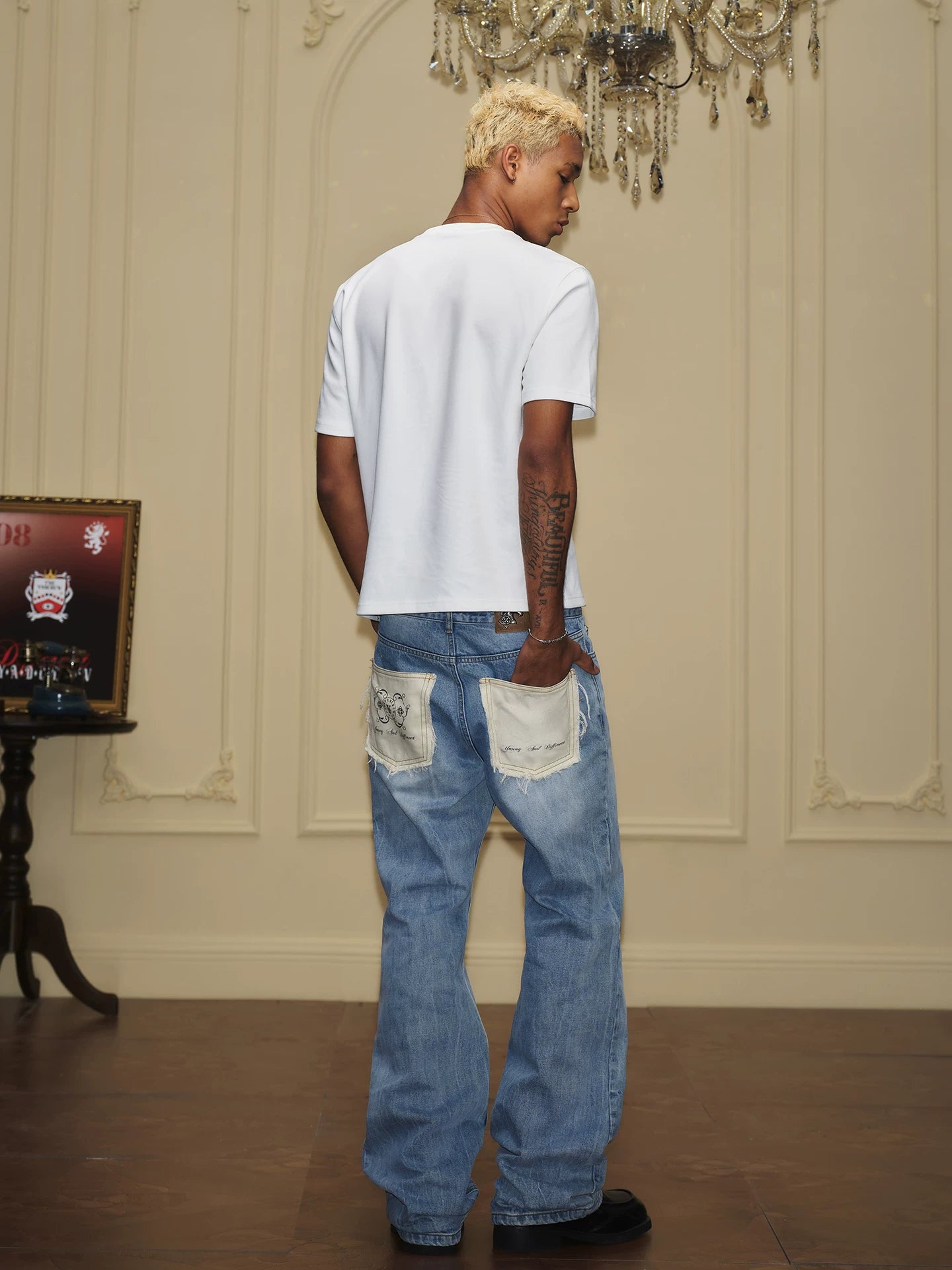 Contrast Patch Pocket Wide Leg Jeans