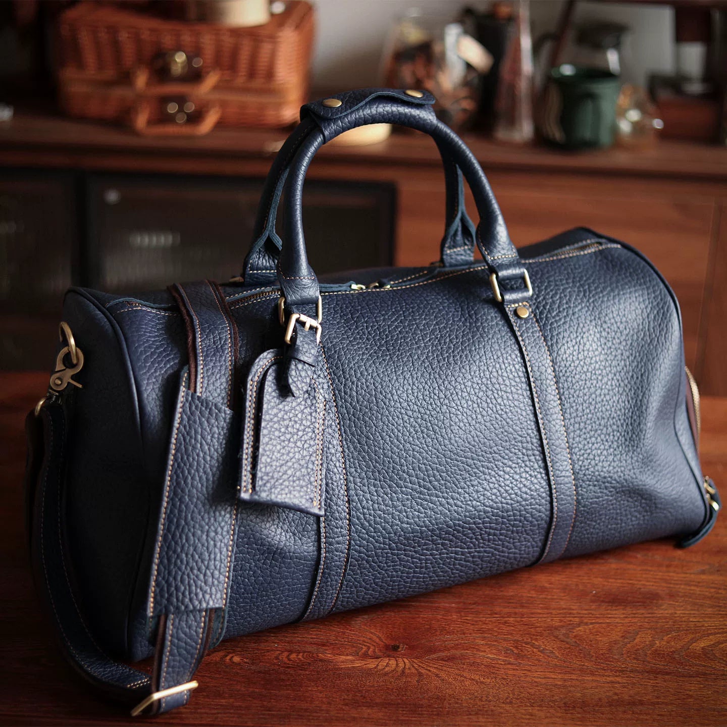 First-Layer Cowhide Travel Weekender Bag