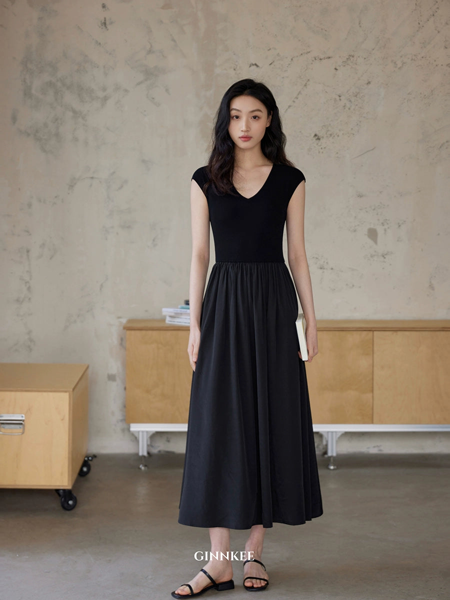 Sleeveless  Pleated Midi Dress