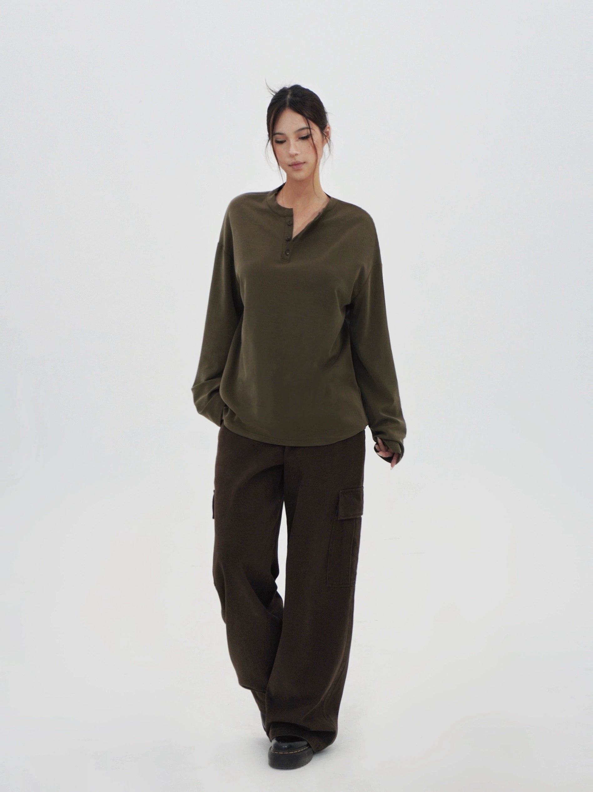 Mid-Rise Wide-Leg Cargo Pants