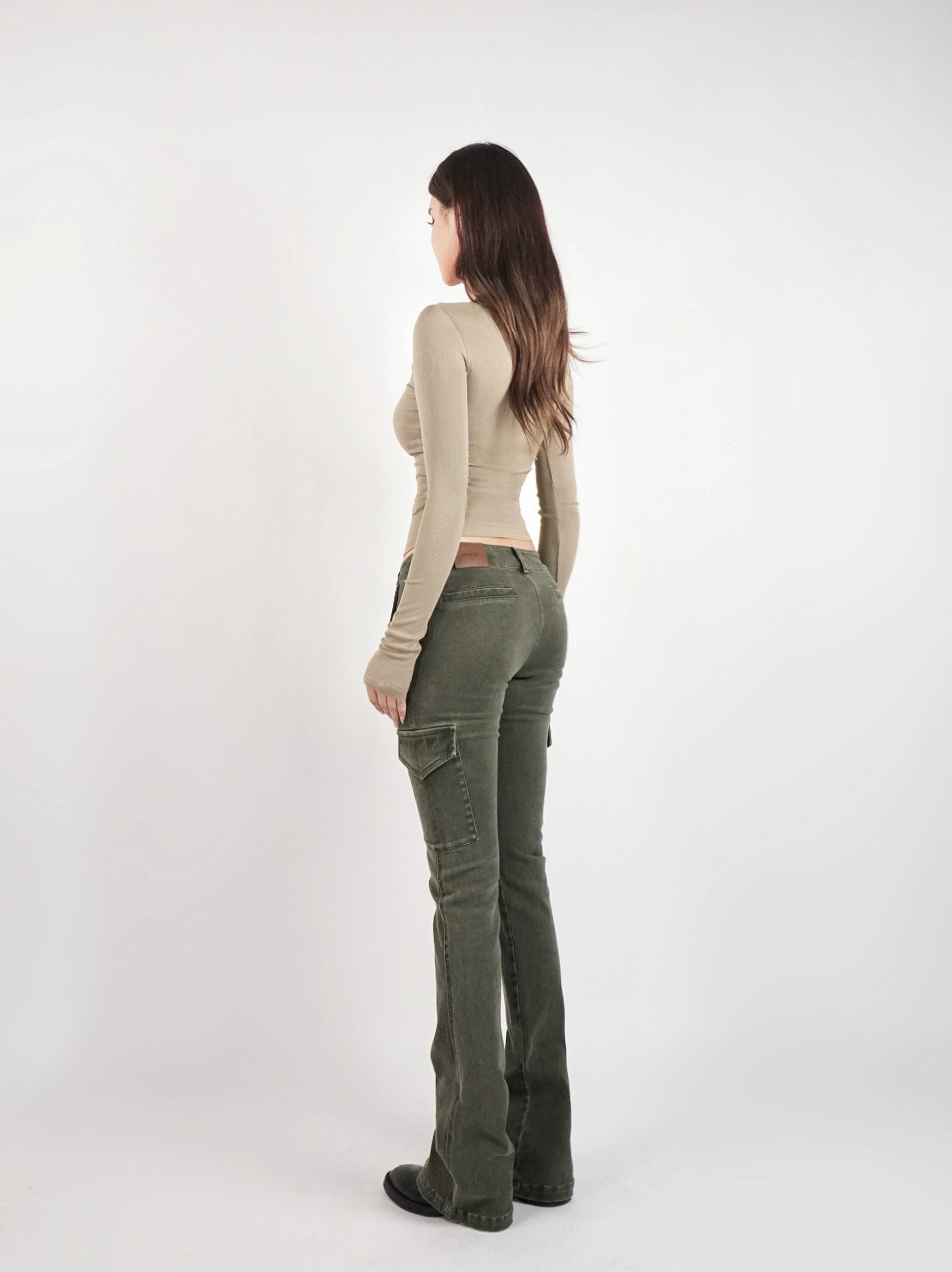 Retro Low-Waist Slight Flare Cargo Pants