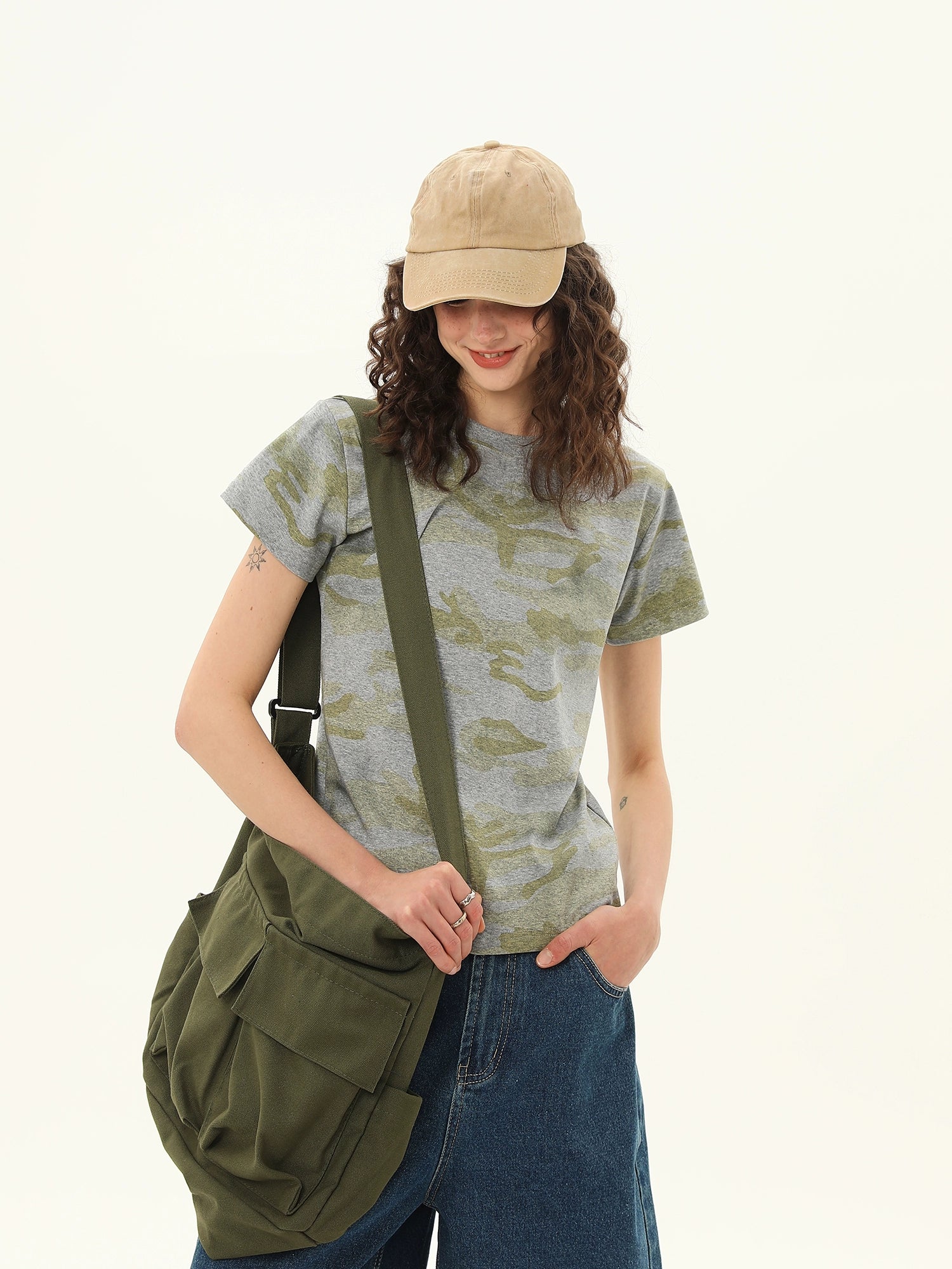 Cropped Slim Camo Print Tee