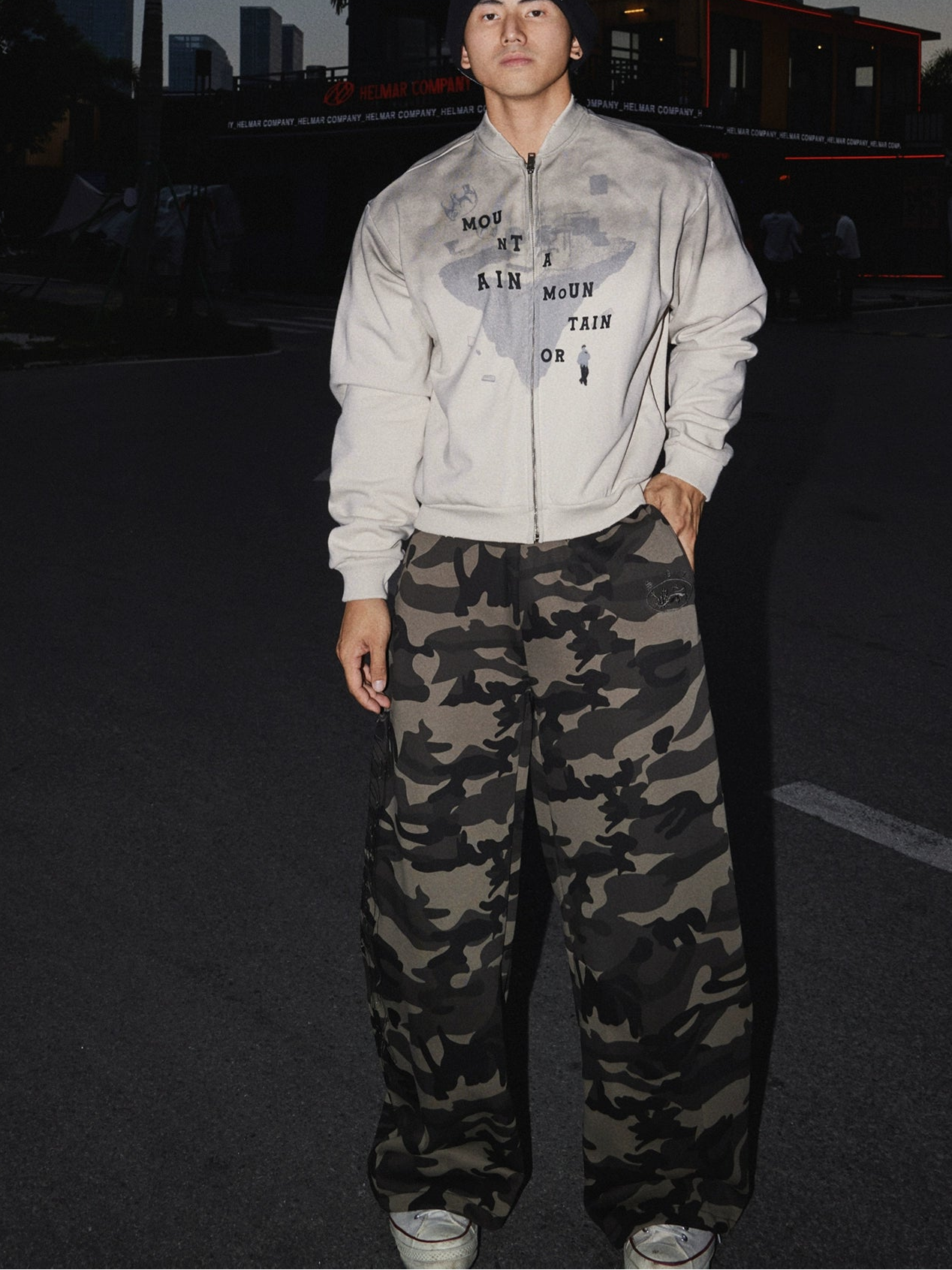 Loose-Fit Camo Print Pants