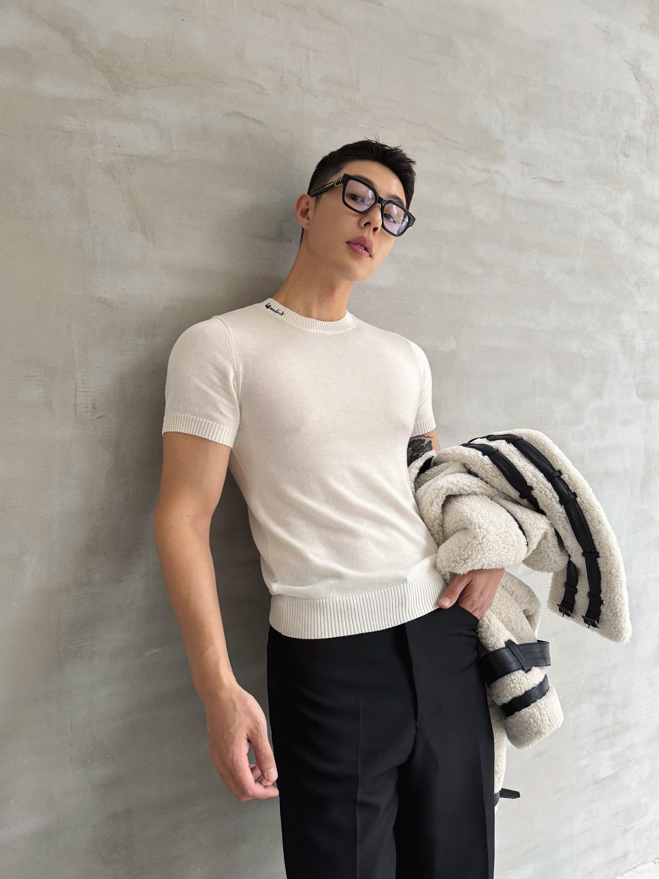 Weave Studio White Crew Neck T-Shirt - Short Sleeve Fitted Men'S Tee With Minimalist Shoulder Logo