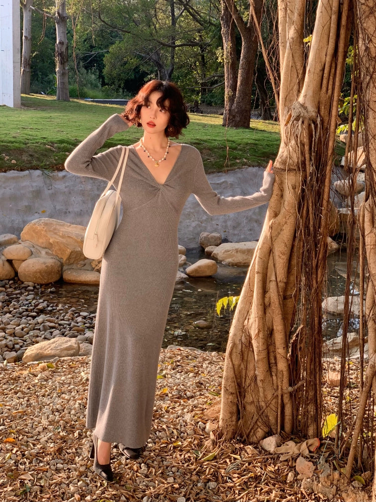 V-Neck Long Sleeve Knit Bottoming Dress