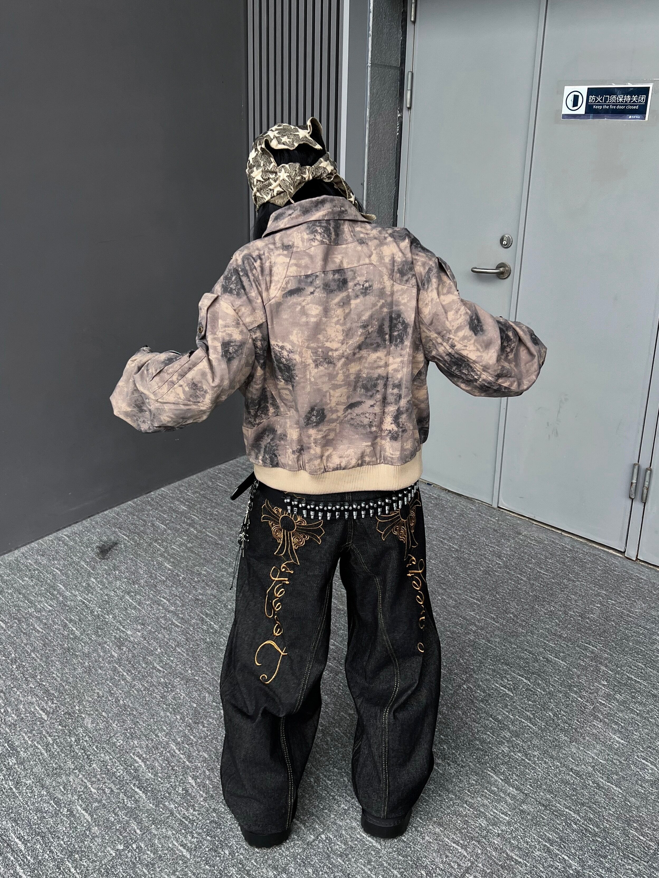 Men's Embroidered Washed Wide-Leg Jeans