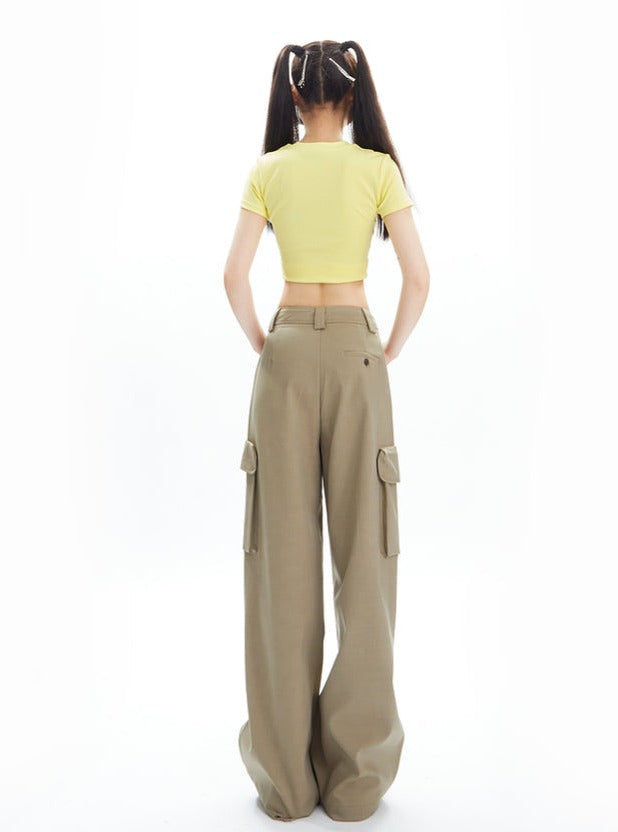 Wide-Leg Cargo Pants in Khaki