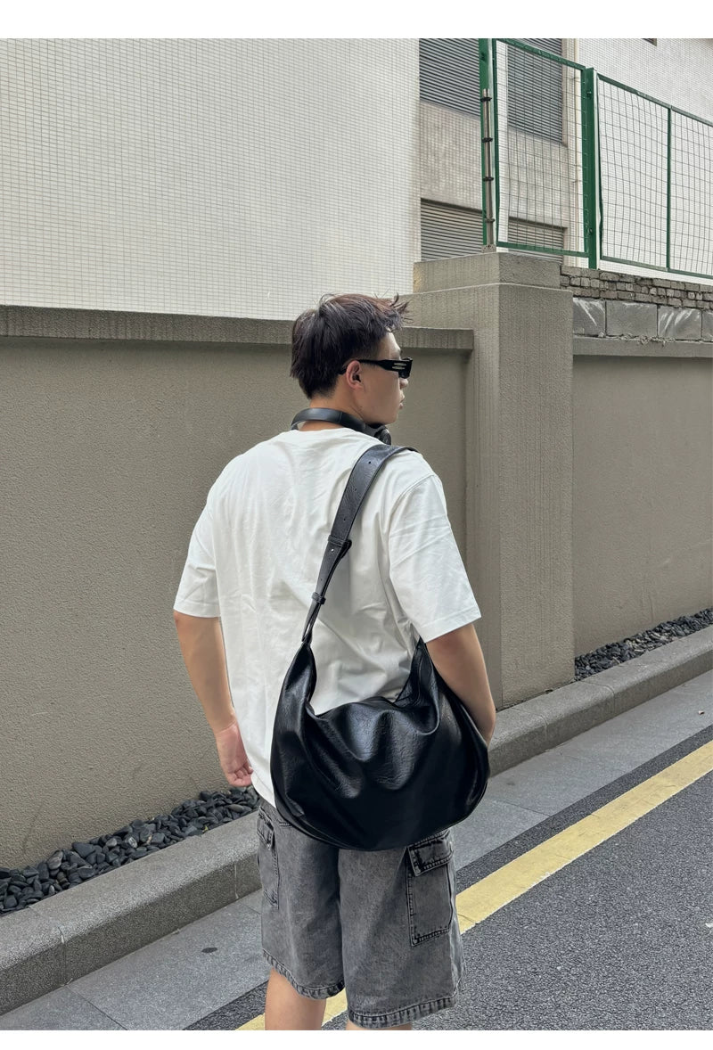 Noir Flow Crescent Sling