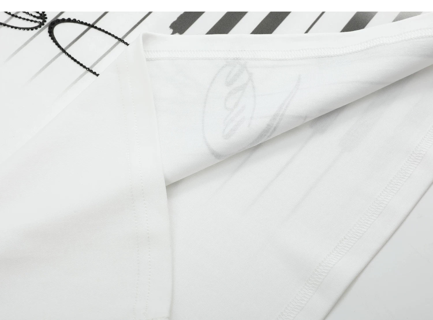 Keys Treble Clef V‑Neck Tee