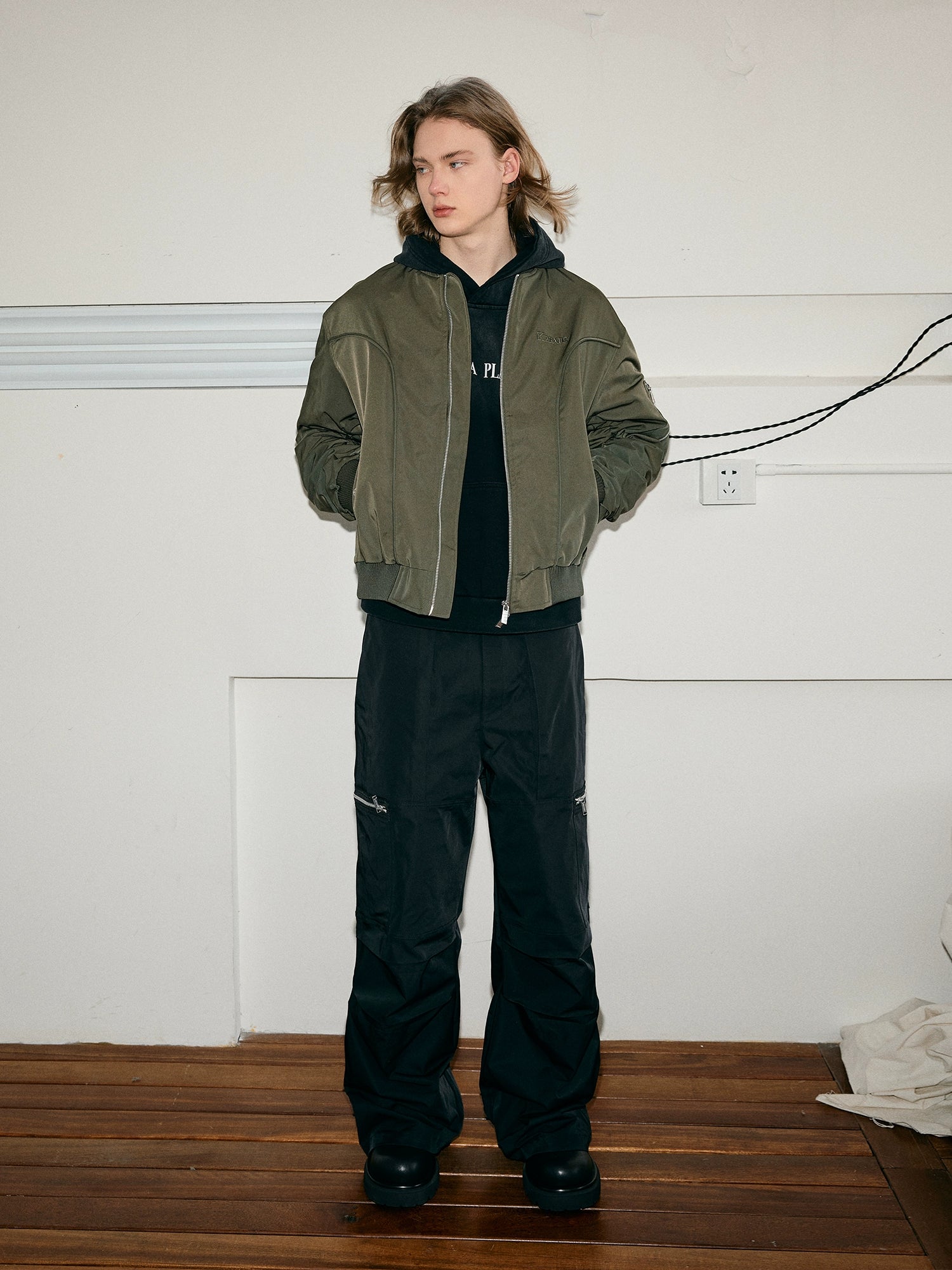Layered Pockets Wide-Leg Utility Cargo Pants