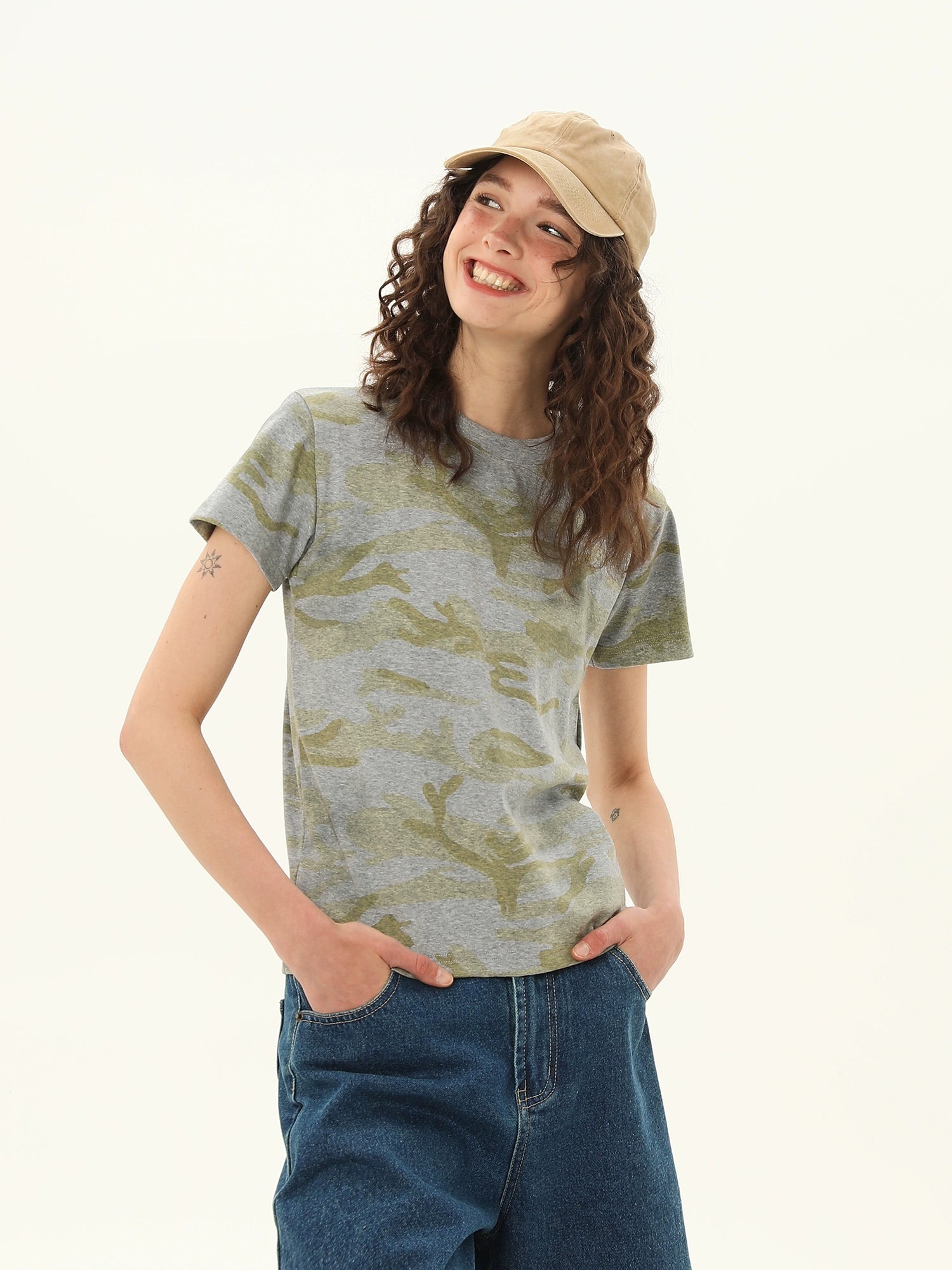Cropped Slim Camo Print Tee