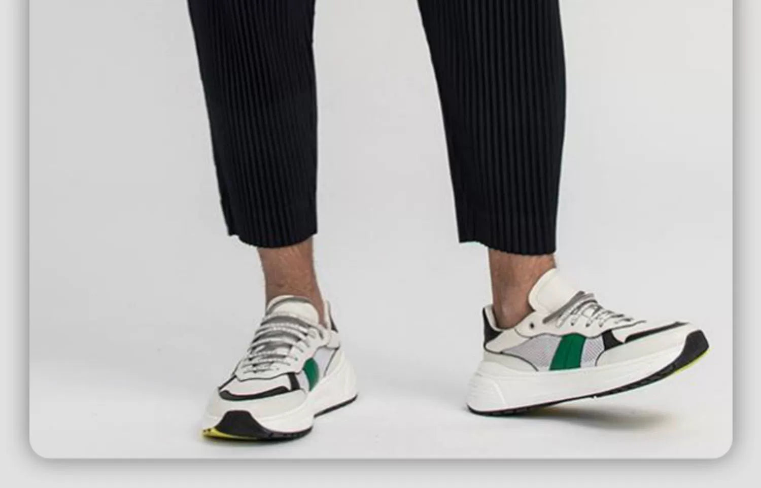 Pleated Cropped Pants