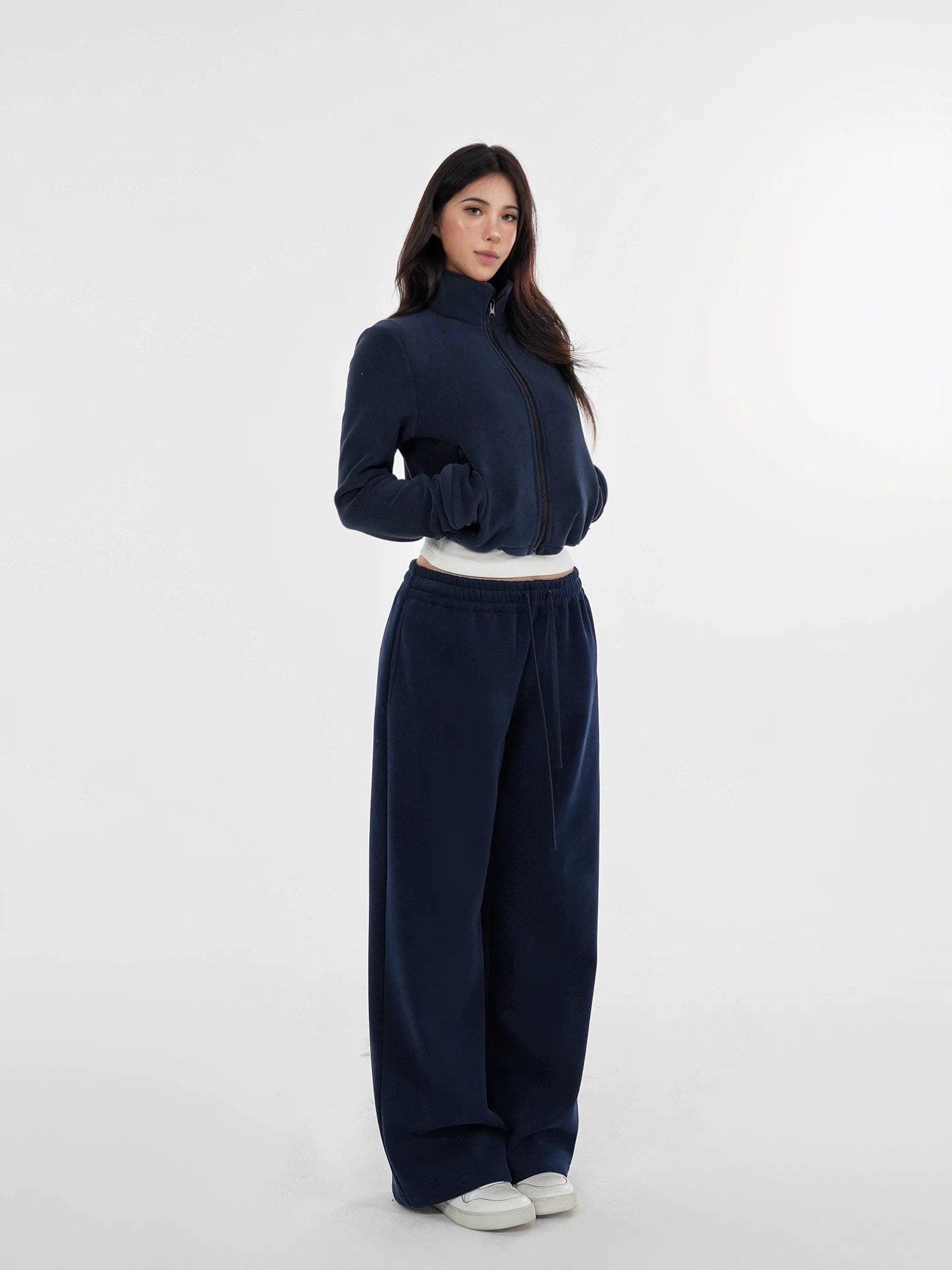 Low-Waist Drawstring Straight-Leg Sweatpants