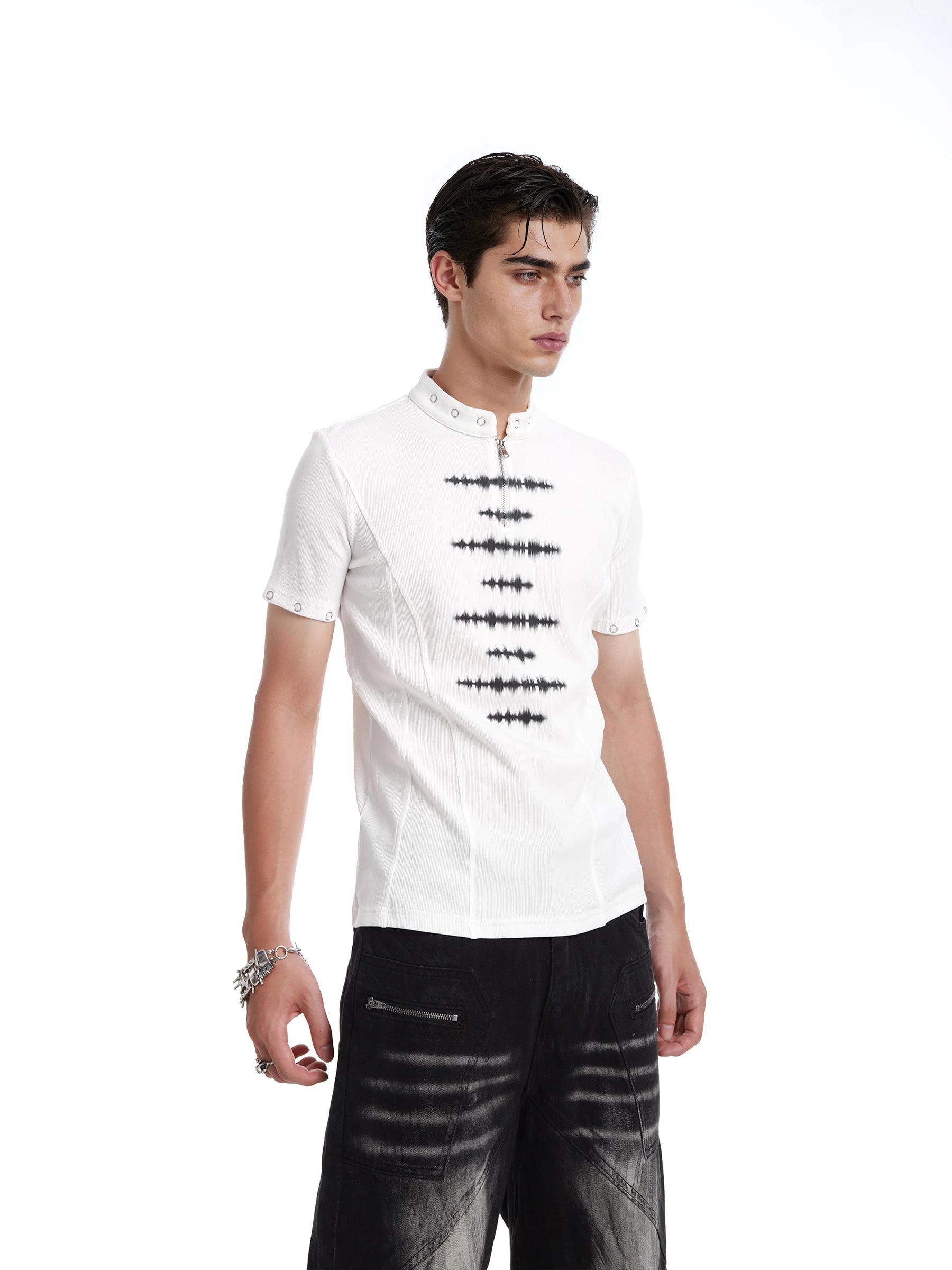Rivet Collar Graphic Zip Tee
