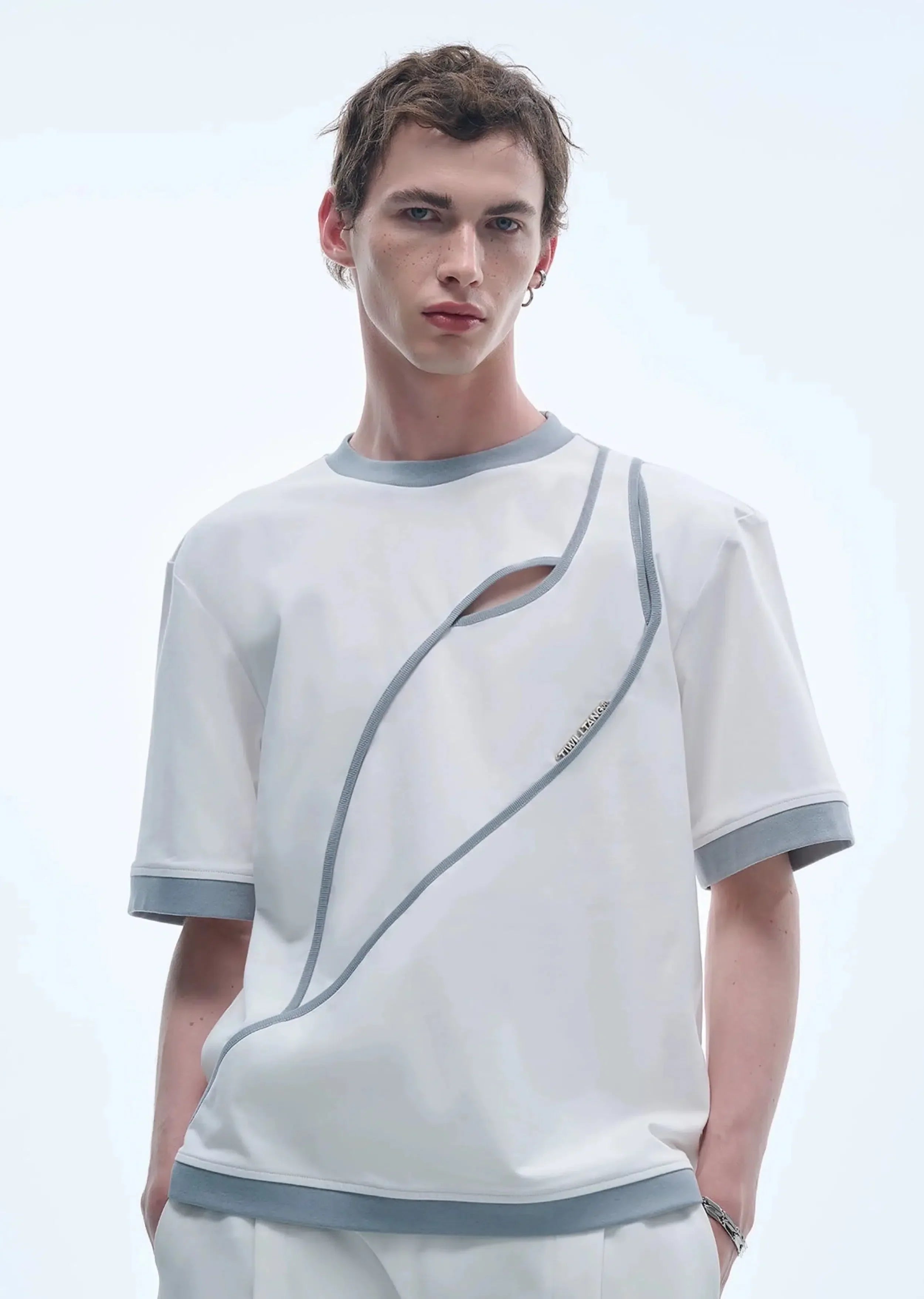 Abstract Line Cut Tee - chiclara